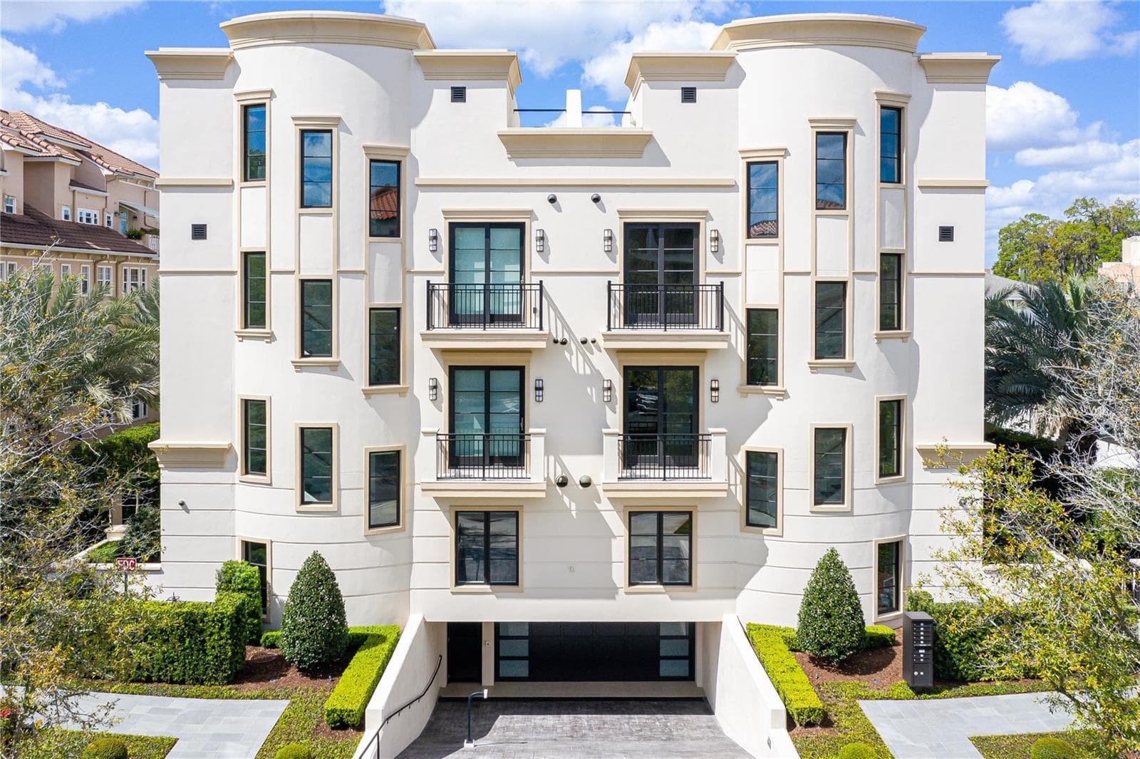 125 S INTERLACHEN AVE #2