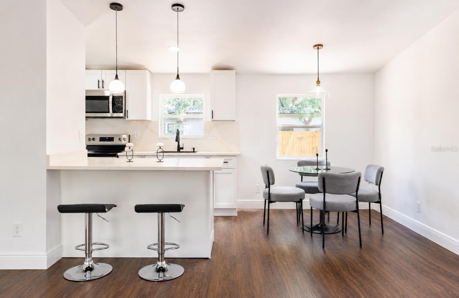 Renovated Kitchen with Granite Countertops & Large Island - 1809 NE 162ND ST, CITRA