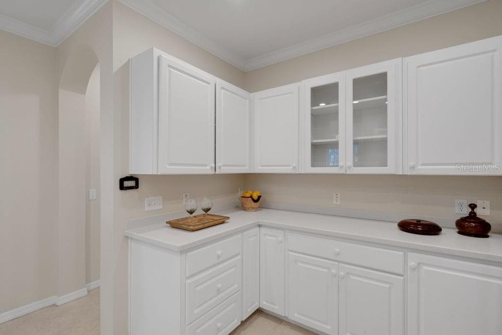 plenty of cabinet and countertop space unlike many similar condos. - 684 GRASSLANDS VILLAGE CIR, LAKELAND