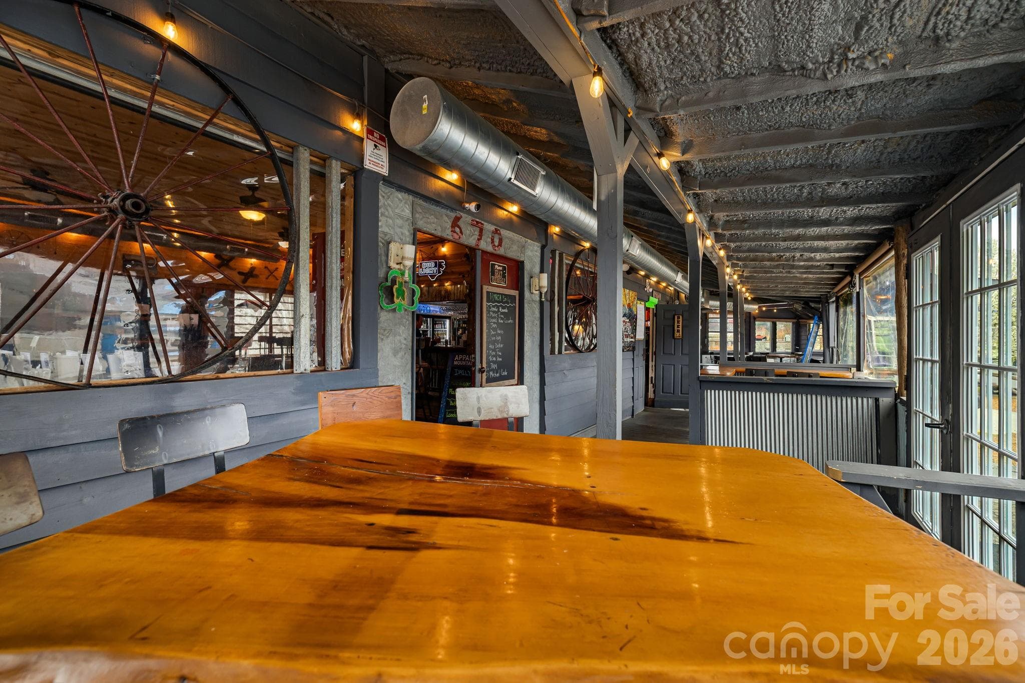 Food/Beverage at 670 Oak Avenue, Spruce Pine, photo 9 of 47