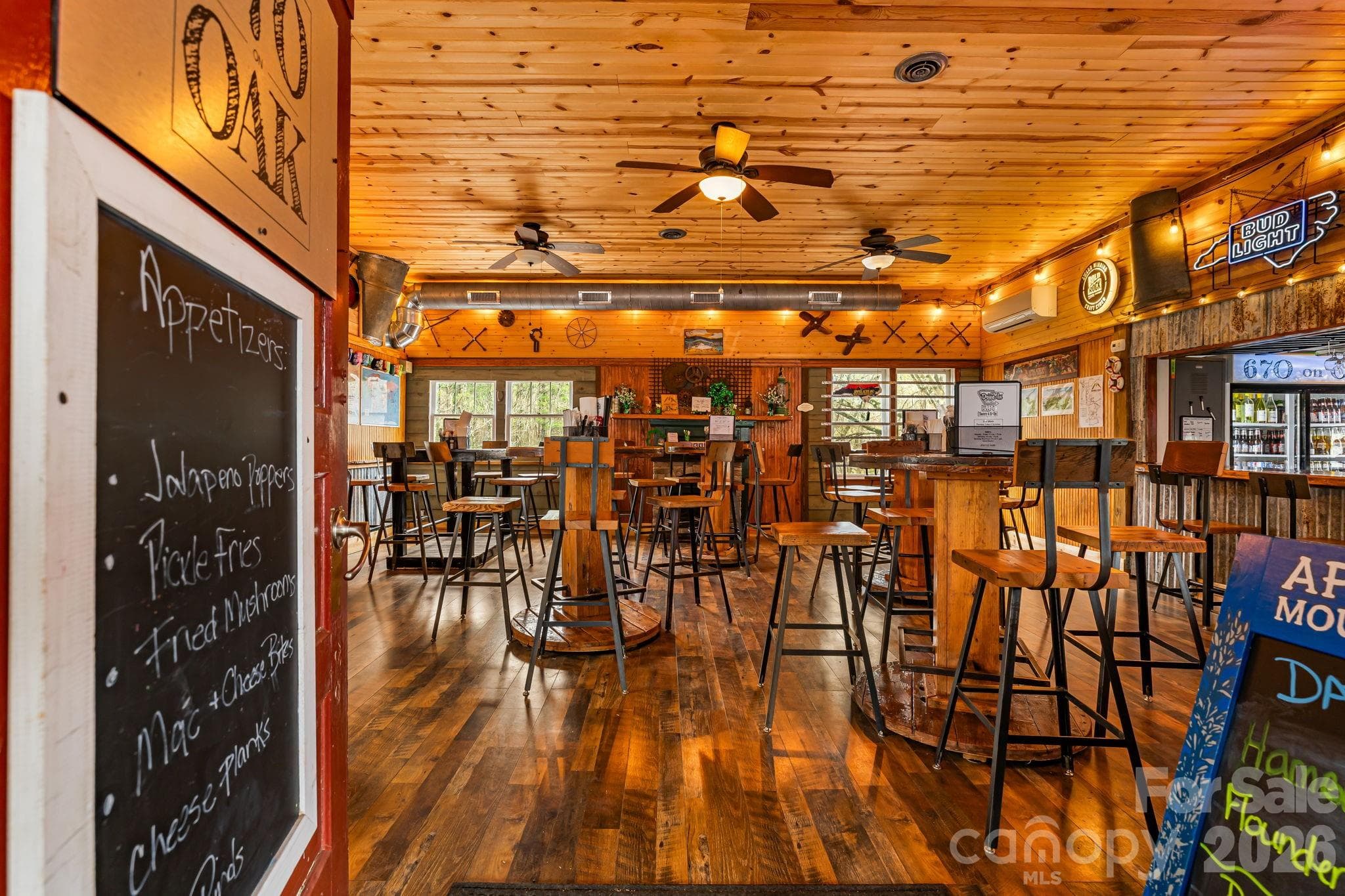 Food/Beverage at 670 Oak Avenue, Spruce Pine, photo 13 of 47