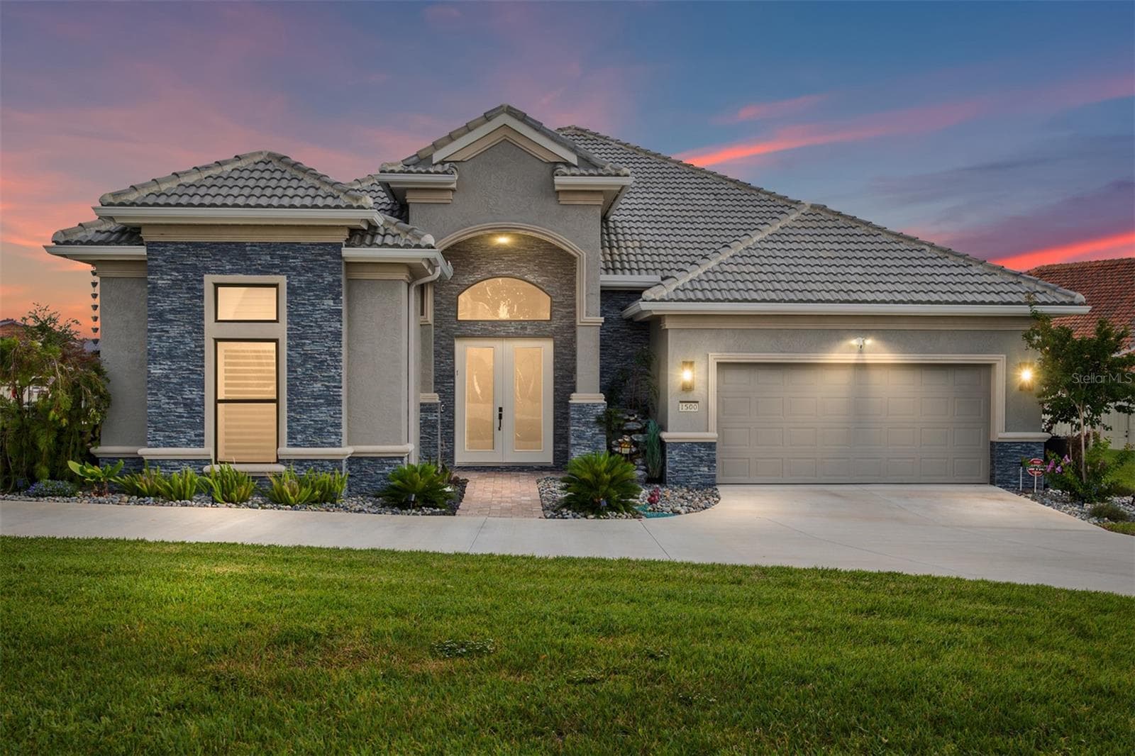 1500 W ALTON BAY PL
