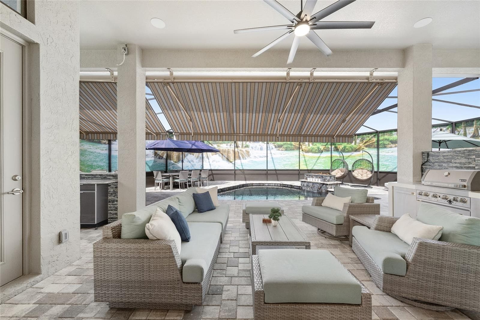 Lanai - 1500 W ALTON BAY PL, HERNANDO