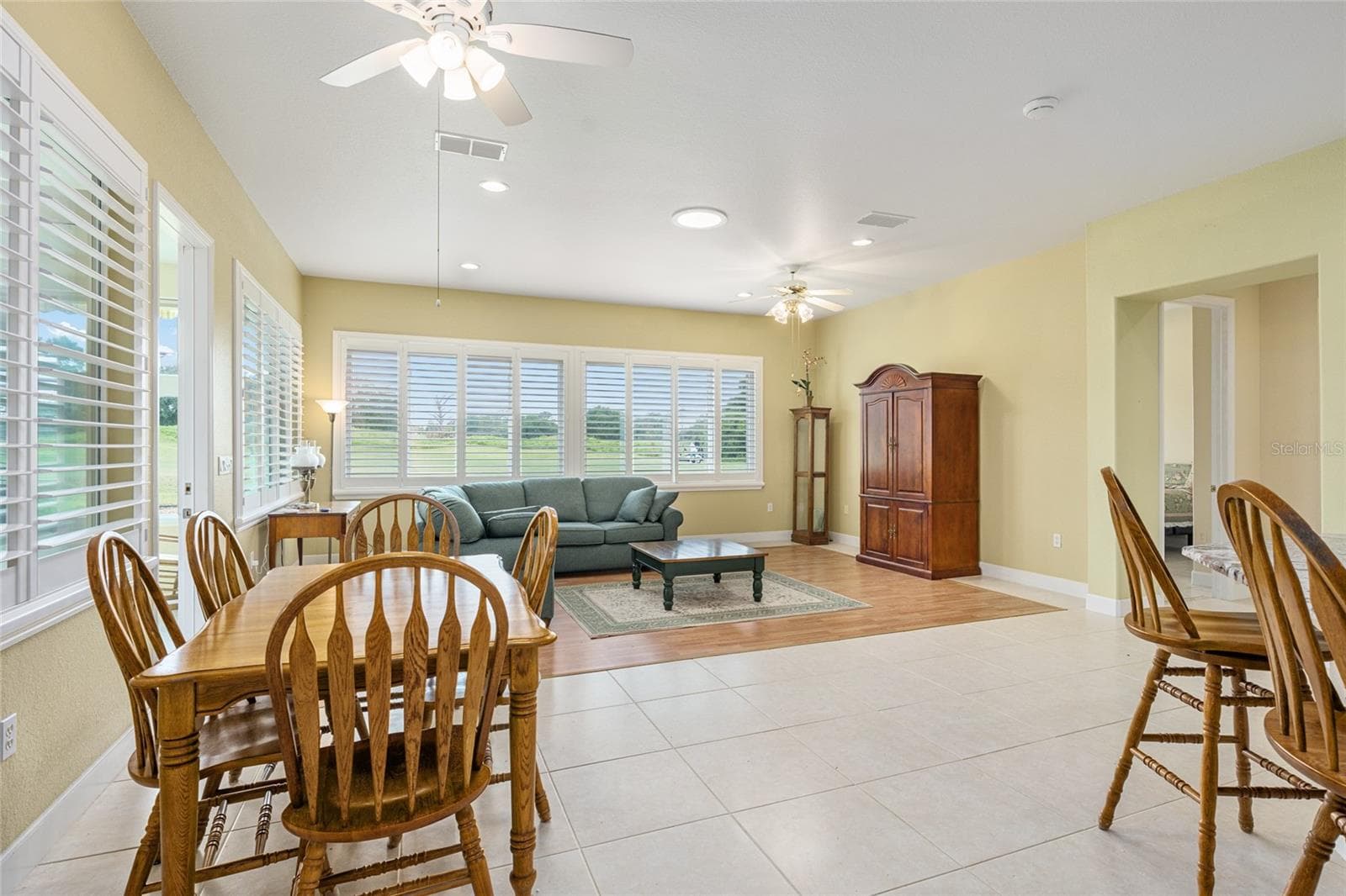 breakfast area staged - 13500 SE 97TH TERRACE RD, SUMMERFIELD
