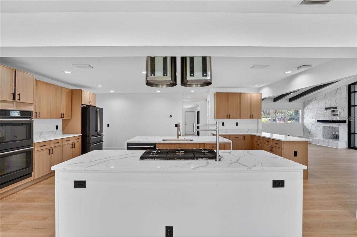 Kitchen - 2708 N DUNDEE ST, TAMPA