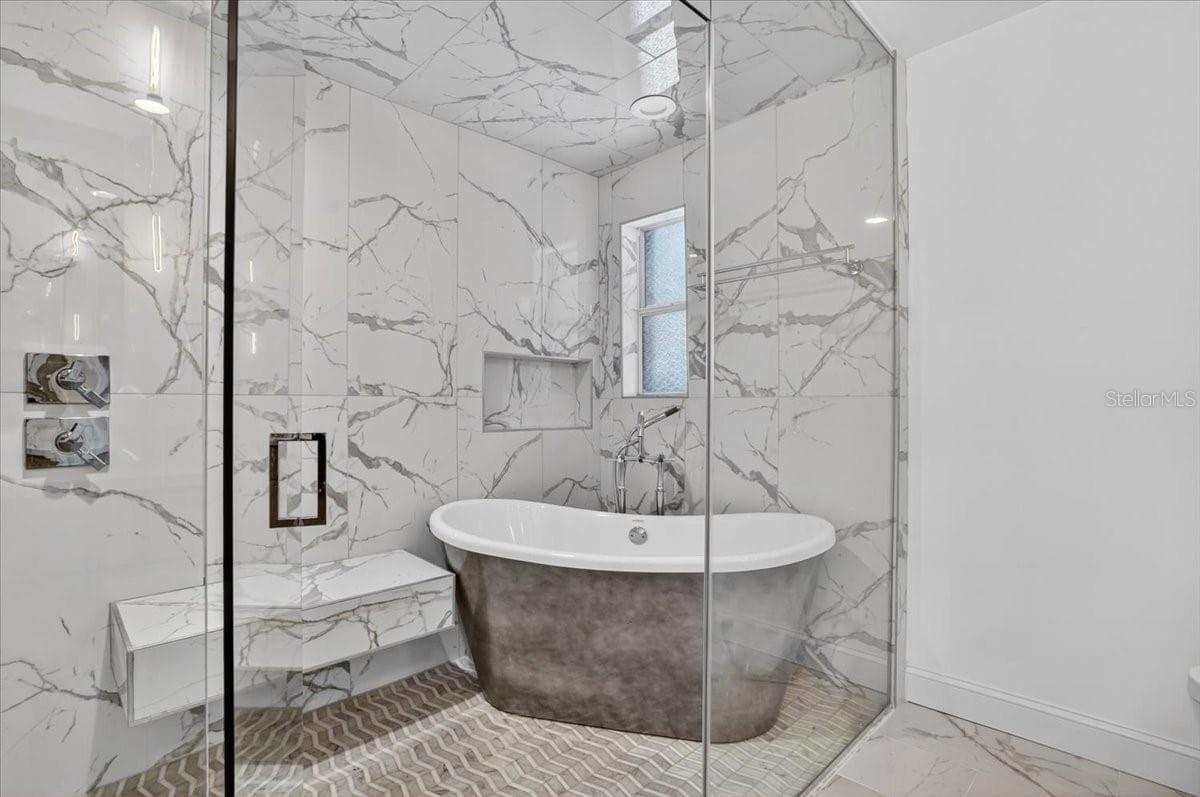 Primary Bath Wet Room - 2708 N DUNDEE ST, TAMPA