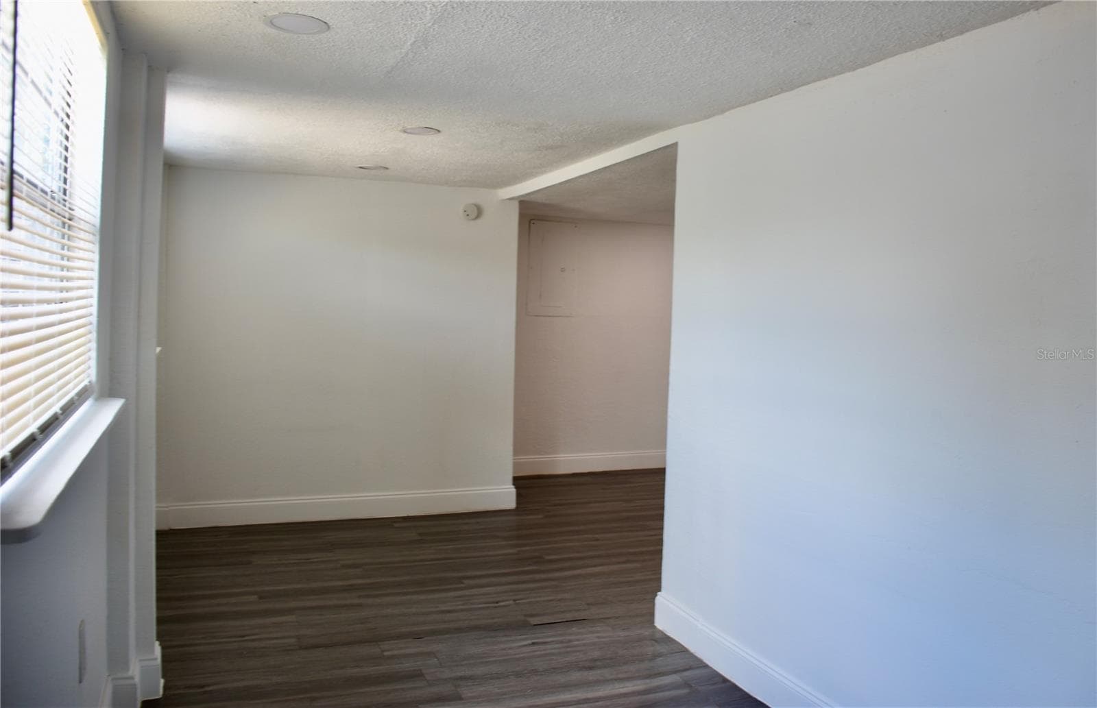 Single Family Residence at 402 LENOX ST, LAKELAND, photo 6 of 25