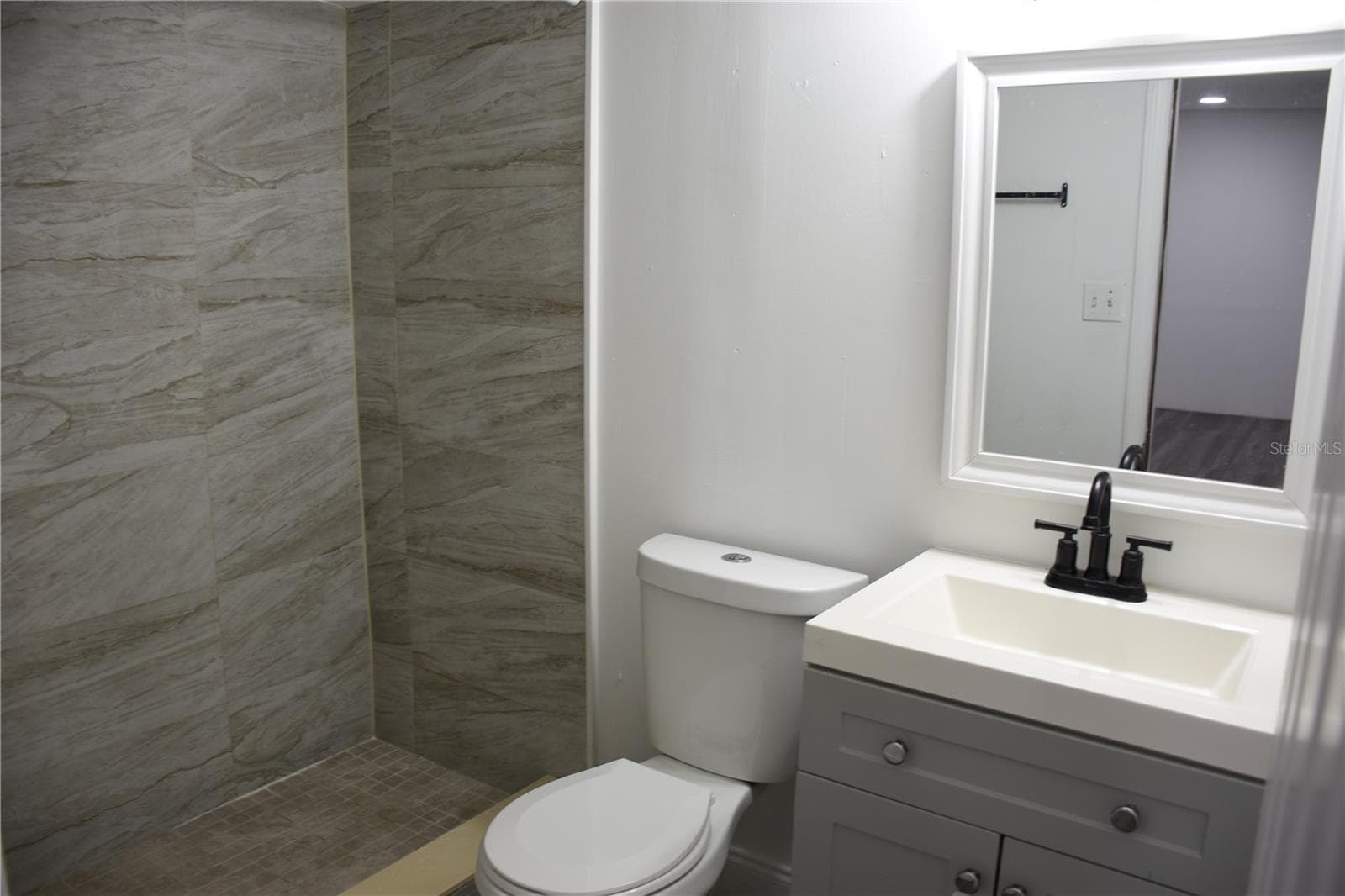 Full Bathroom 1 - 402 LENOX ST, LAKELAND