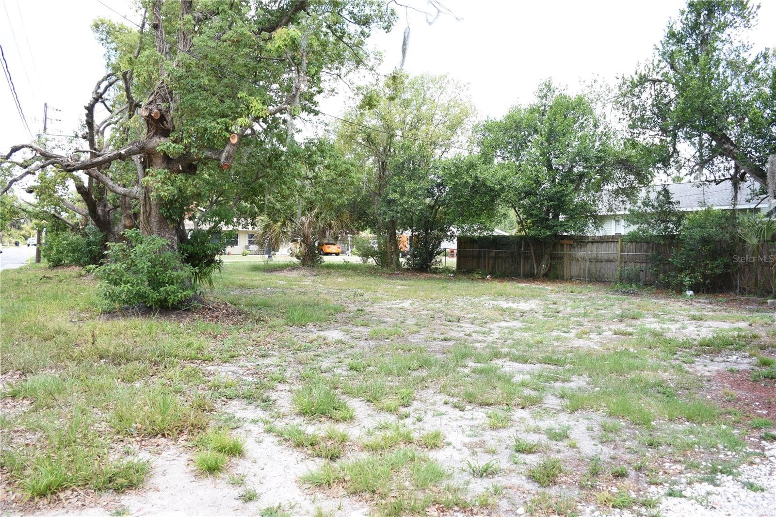 Side Yard - 402 LENOX ST, LAKELAND