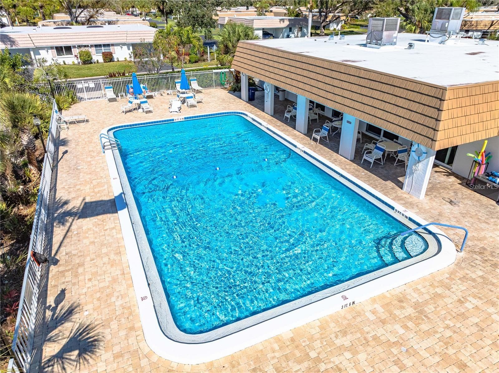 pool - 5440 RIVERBLUFF CIR #87, SARASOTA