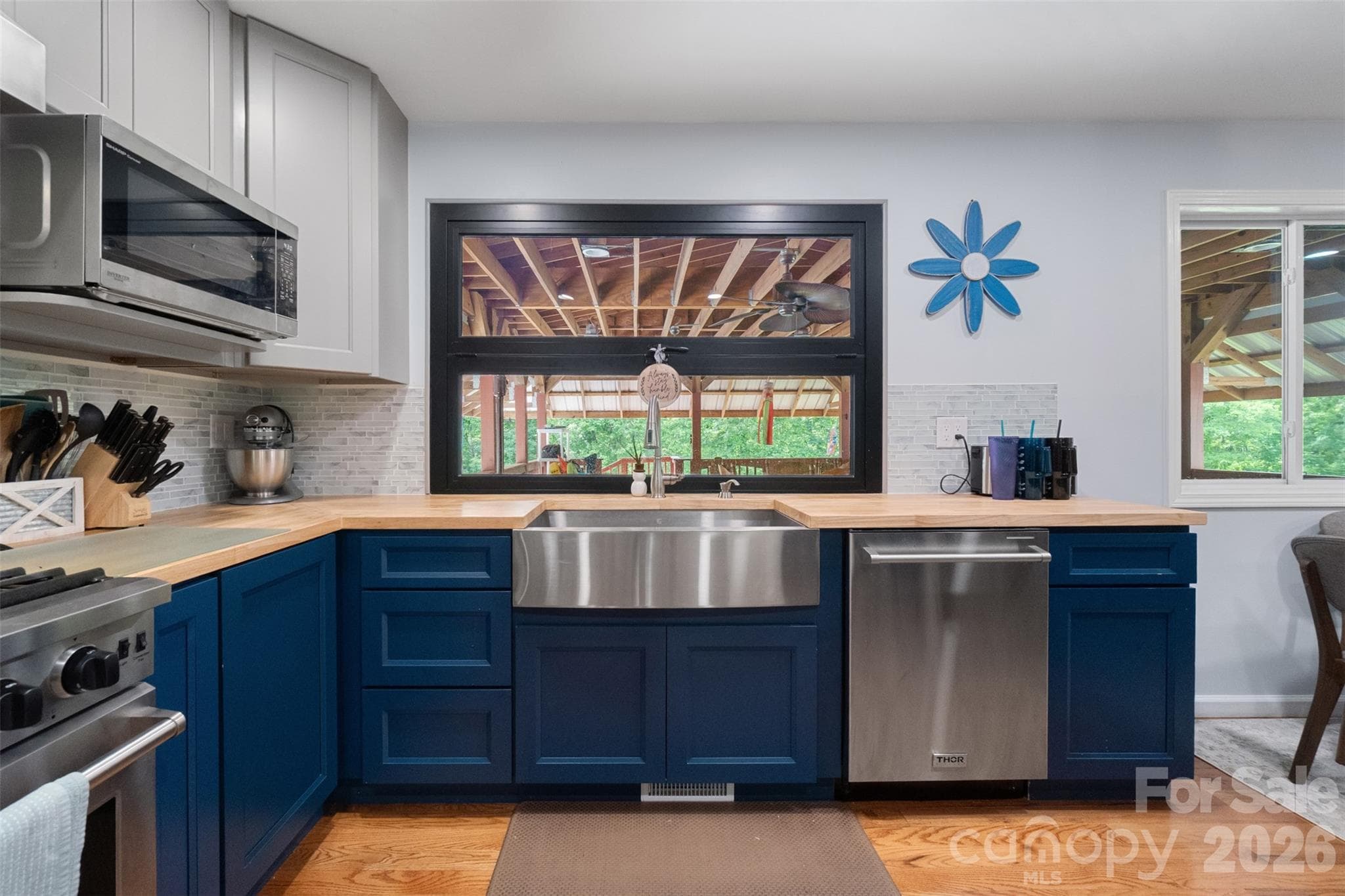 Kitchen with passthrough window - 229 Oakridge Road, Stanley