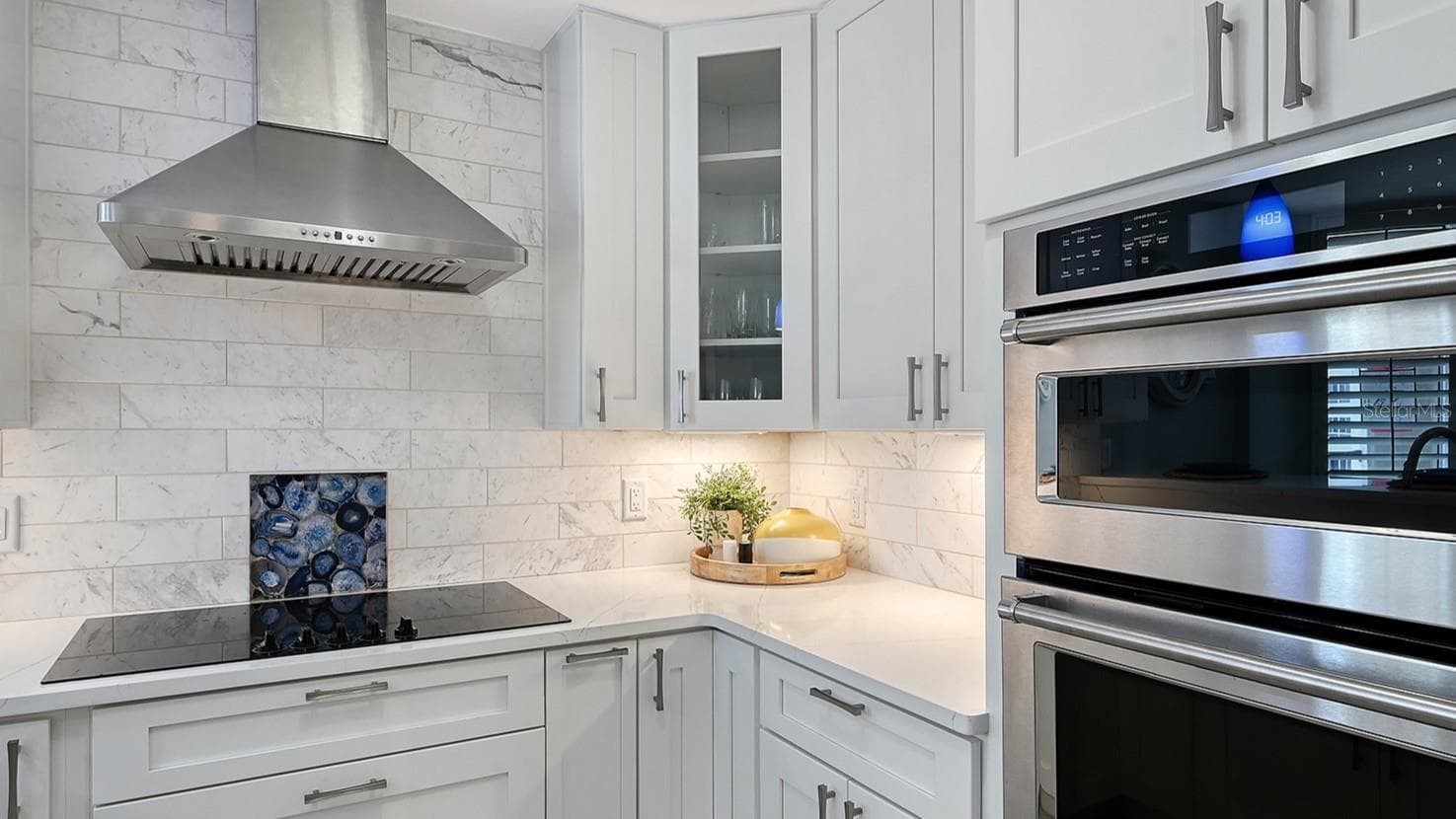 Stainless Appliances - 5880 MIDNIGHT PASS RD #907, SARASOTA