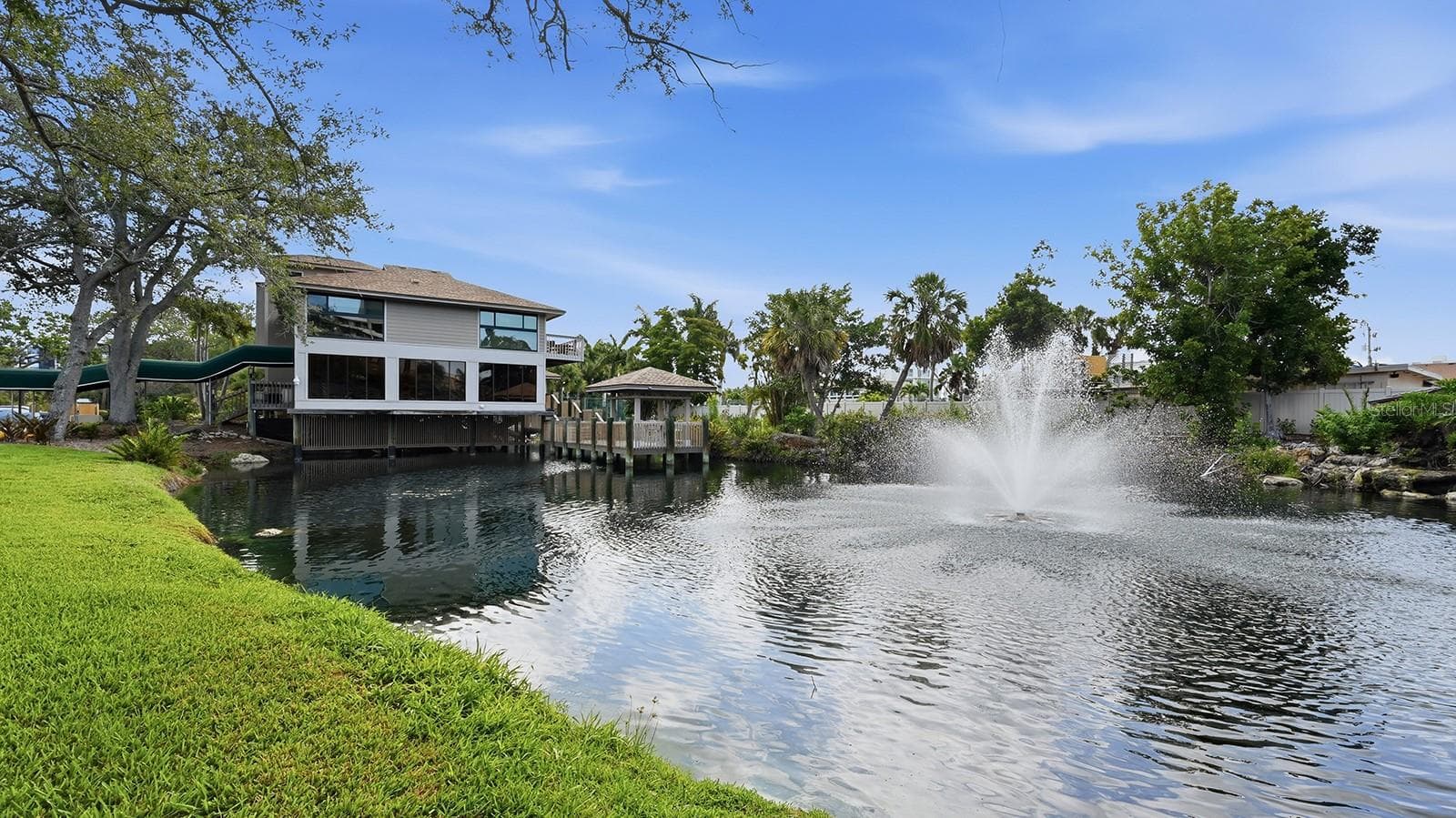 Lake with fountain - 5880 MIDNIGHT PASS RD #907, SARASOTA