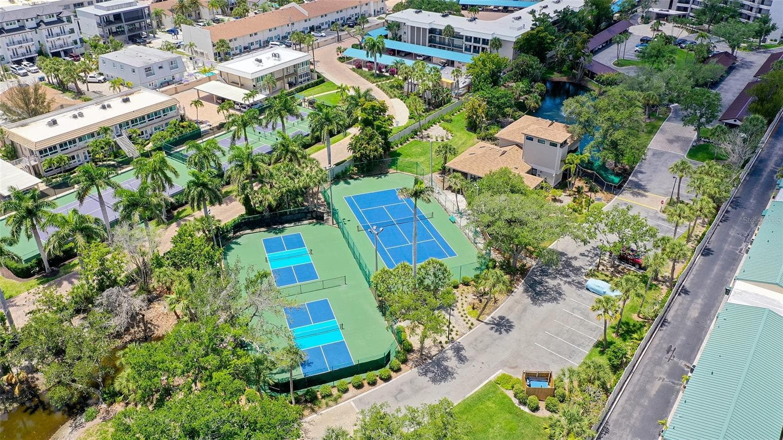 Basketball, Pickleball and Tennis - 5880 MIDNIGHT PASS RD #907, SARASOTA