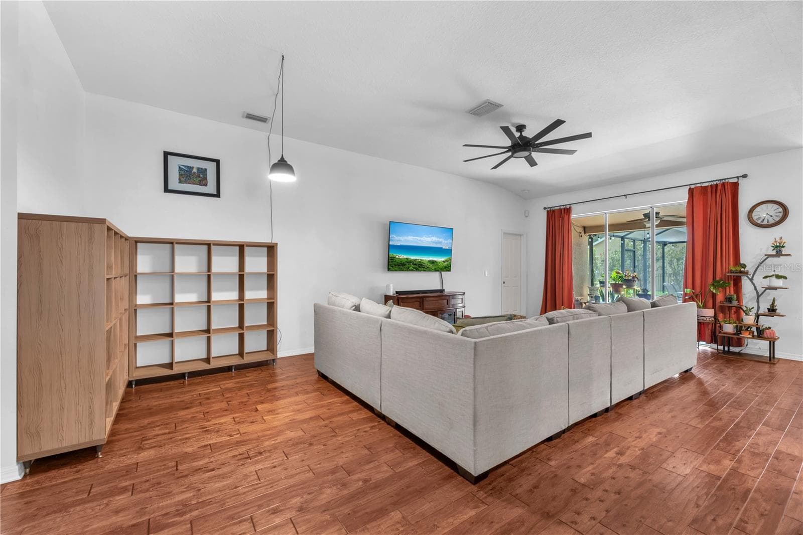 Single Family Residence at 16316 BRIDGEGLADE LN, LITHIA, photo 9 of 28