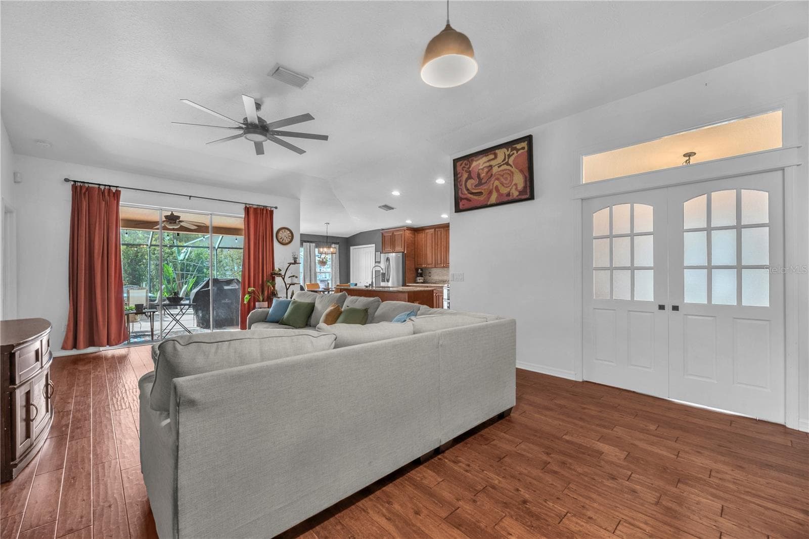 Single Family Residence at 16316 BRIDGEGLADE LN, LITHIA, photo 10 of 28