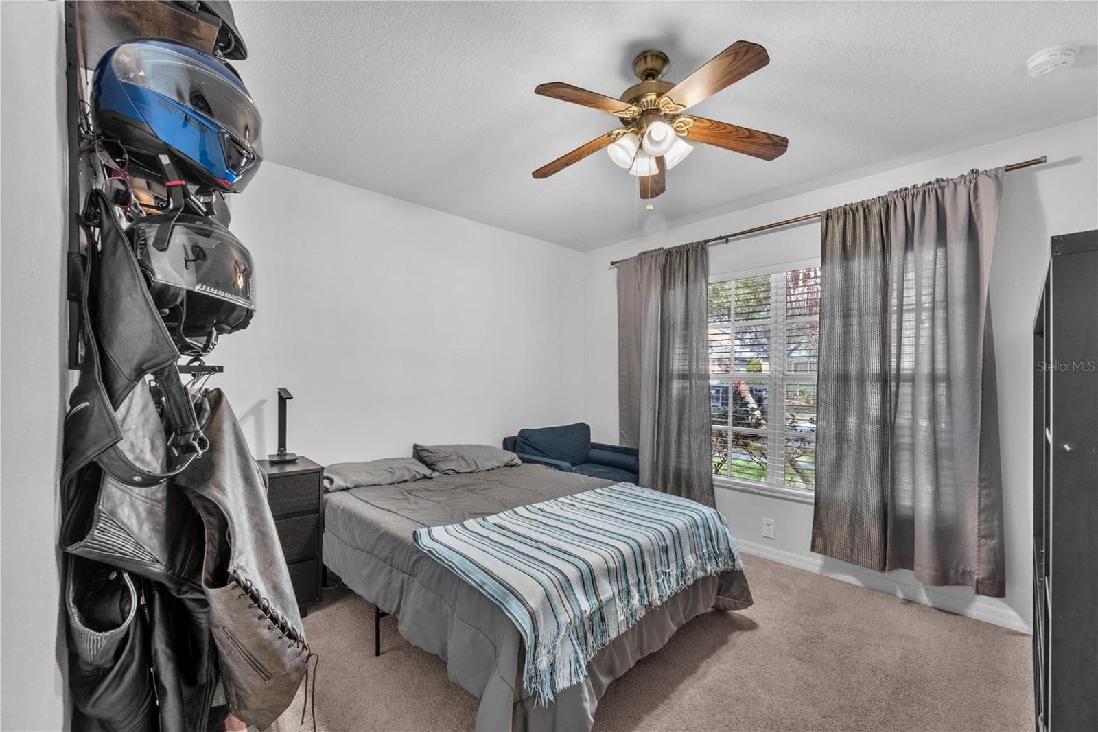 Single Family Residence at 16316 BRIDGEGLADE LN, LITHIA, photo 18 of 28