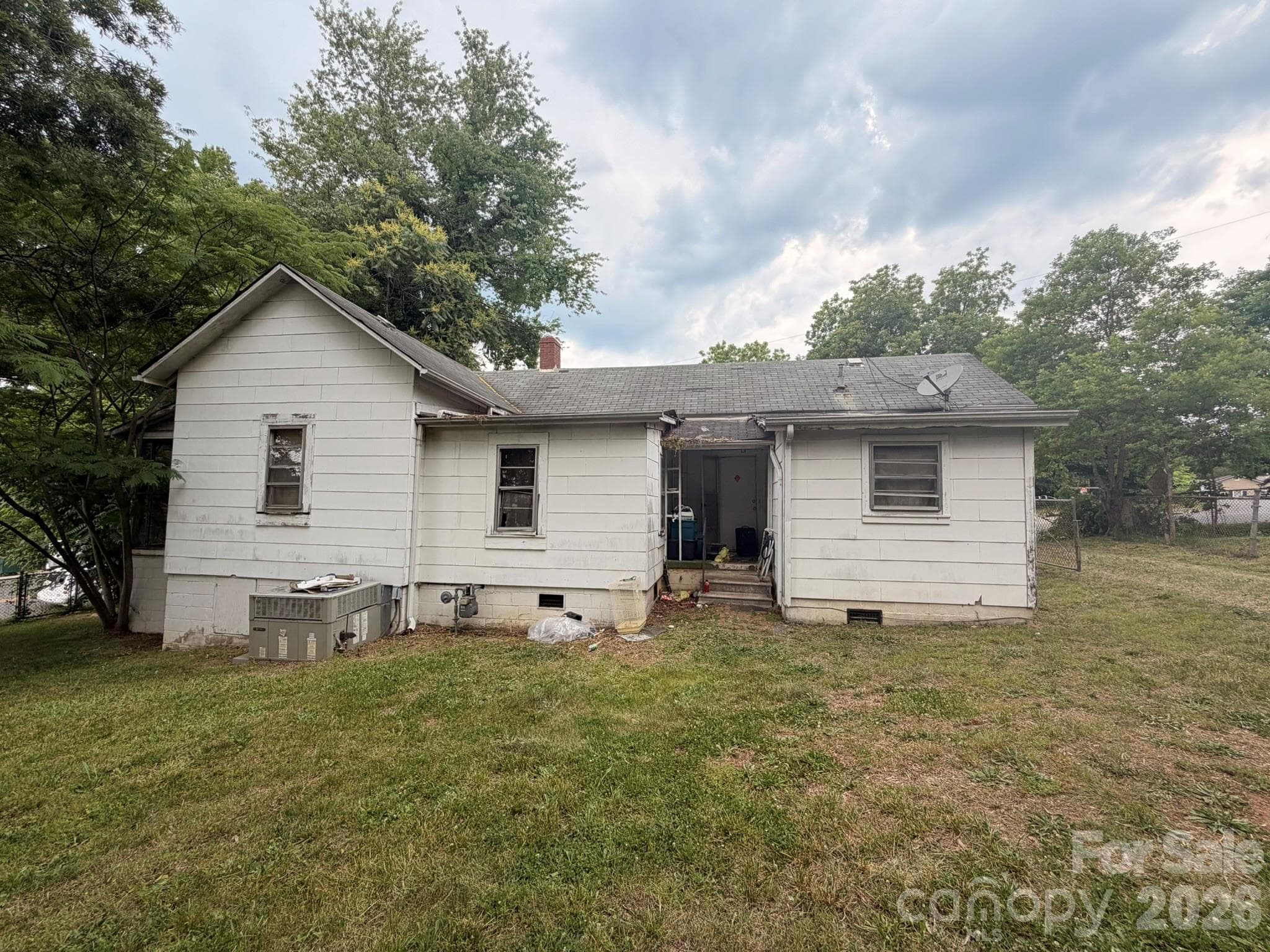 Single Family Residence at 430 E D Street, Newton, photo 3 of 5