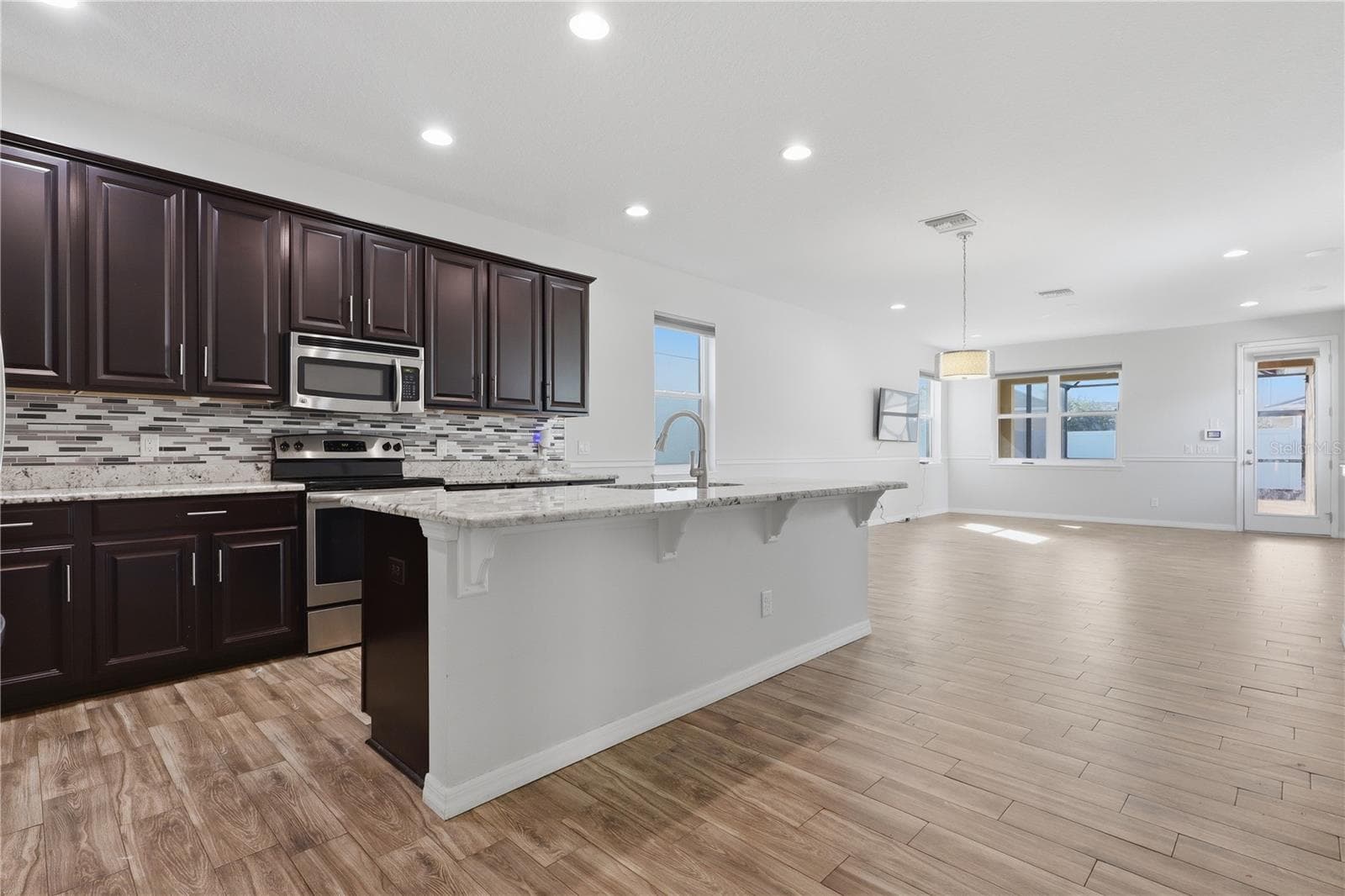 Single Family Residence at 32659 HARMONY OAKS DR, WESLEY CHAPEL, photo 7 of 34