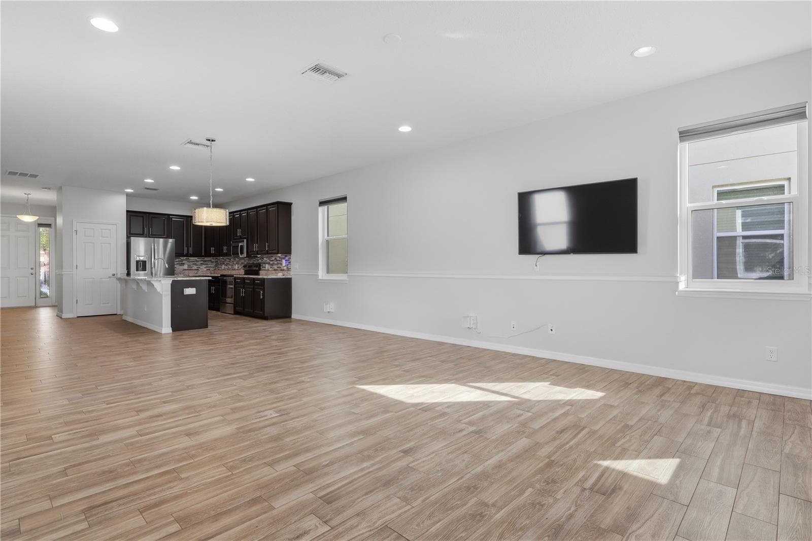 Single Family Residence at 32659 HARMONY OAKS DR, WESLEY CHAPEL, photo 9 of 34