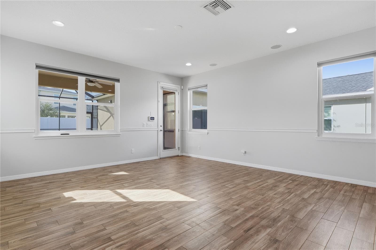 Single Family Residence at 32659 HARMONY OAKS DR, WESLEY CHAPEL, photo 16 of 34