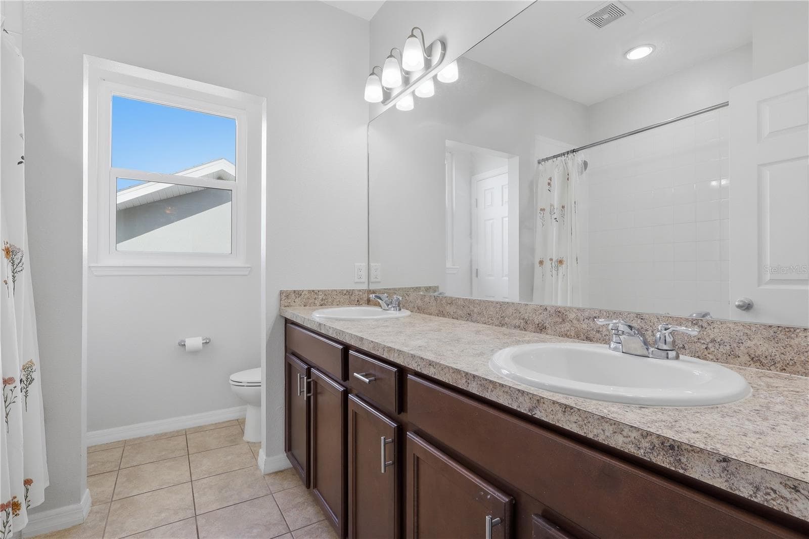 Single Family Residence at 32659 HARMONY OAKS DR, WESLEY CHAPEL, photo 22 of 34
