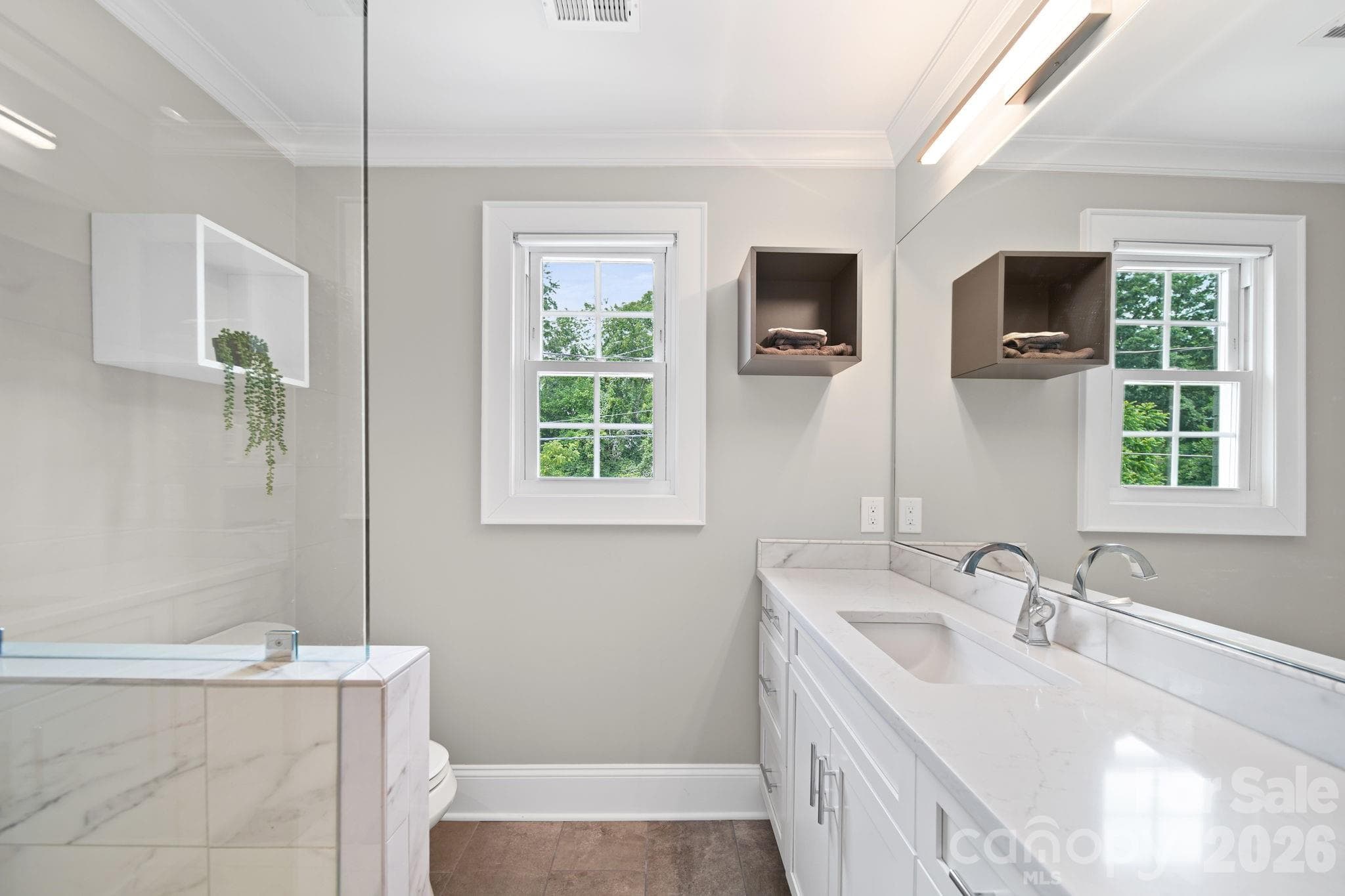Condominium at 241 Wakefield Drive, Charlotte, photo 11 of 21