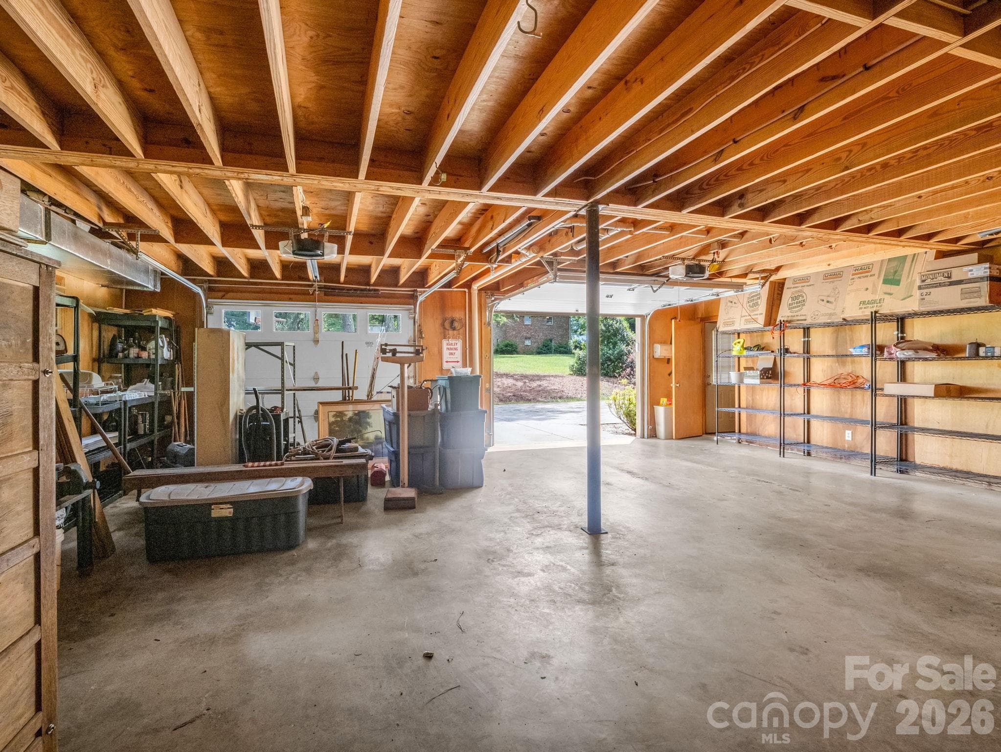 Garage in apartment/guest house - 72 & 90 McEntire Road, Tryon