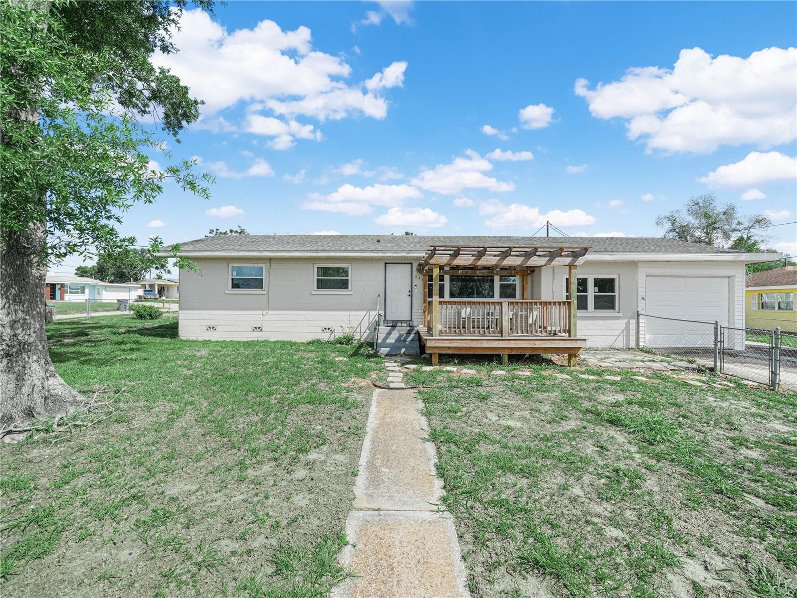 231 RIDGE MANOR DR