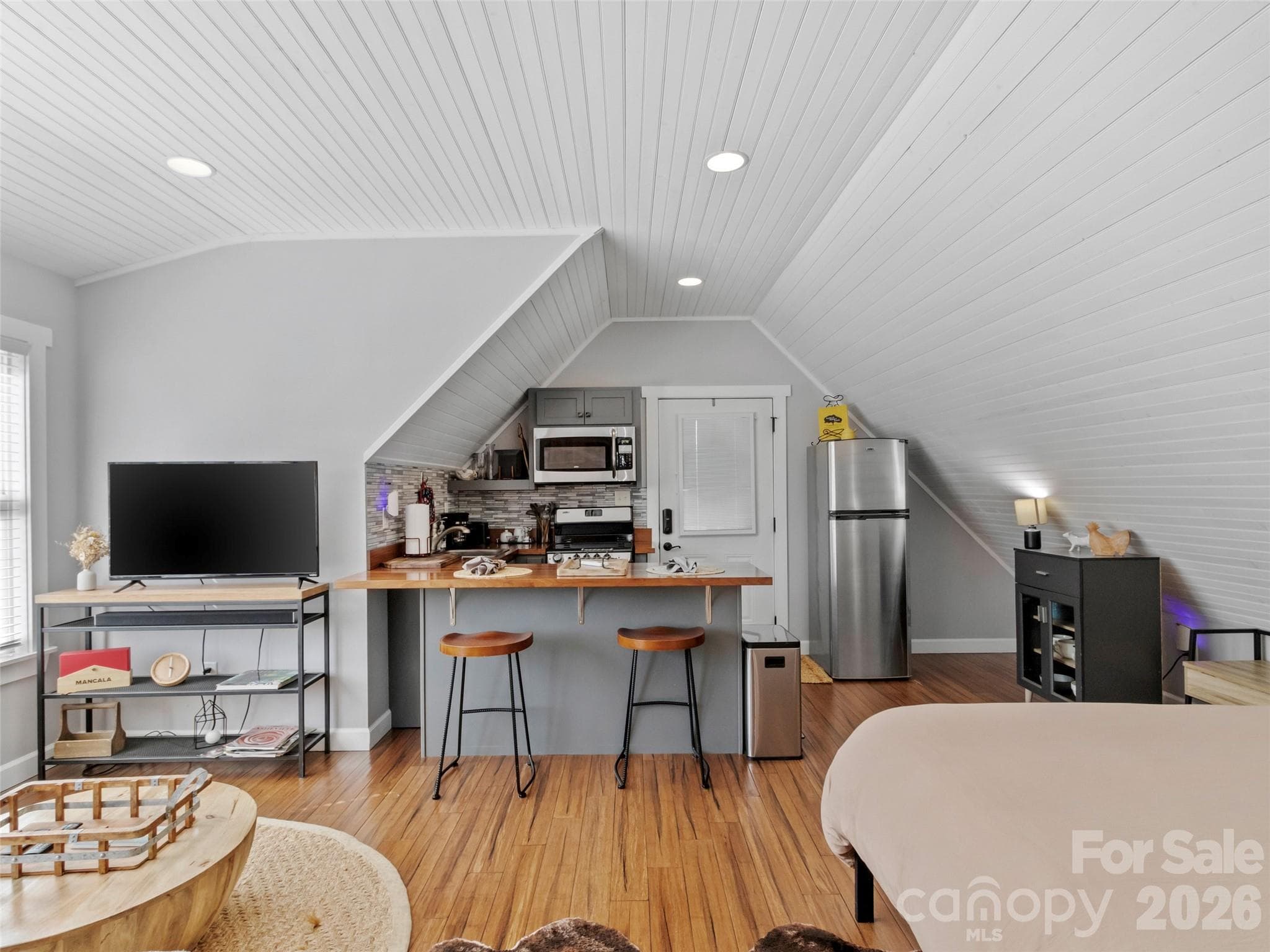 Duplex at Arden, photo 9 of 45