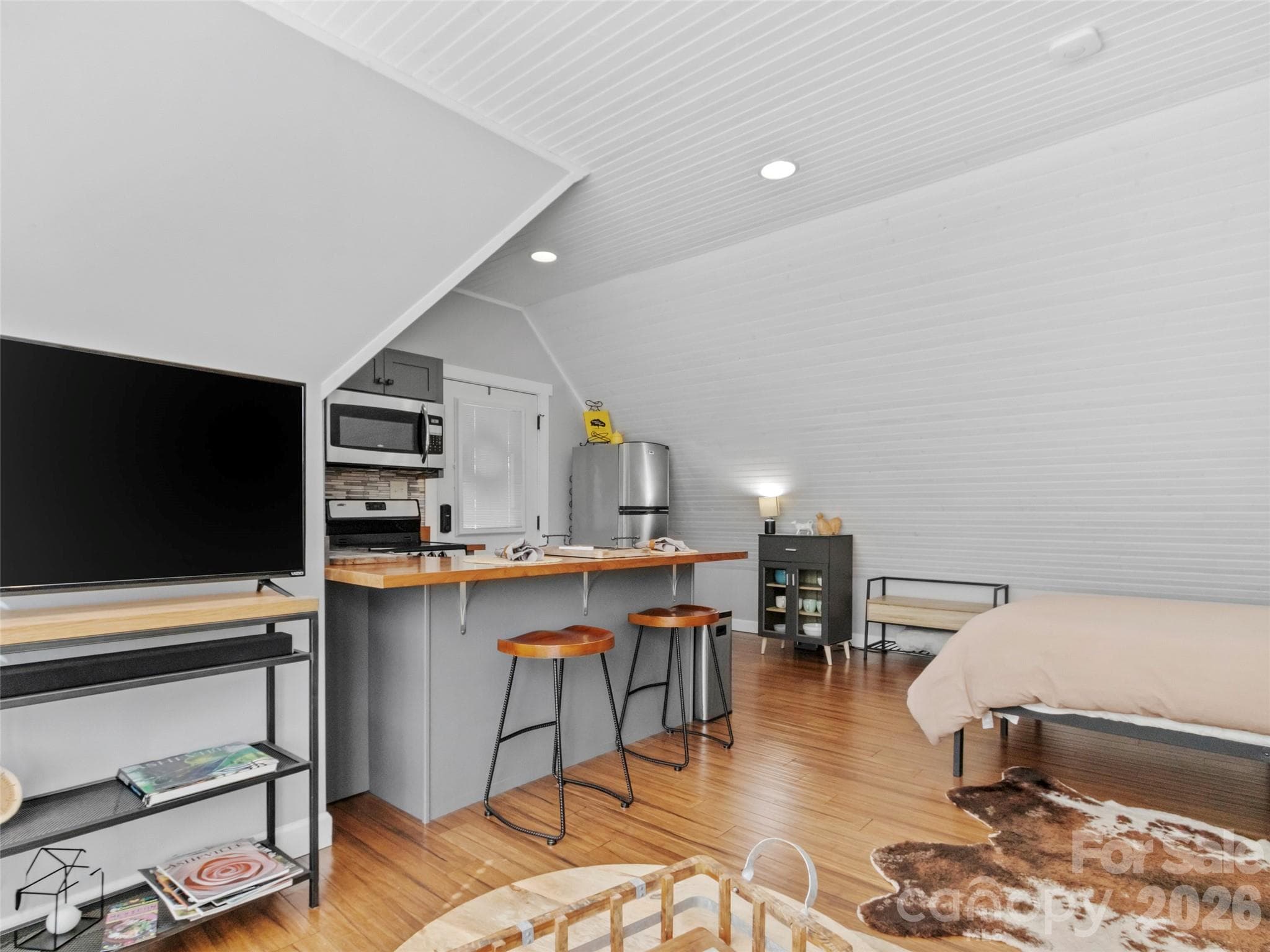 Duplex at Arden, photo 10 of 45