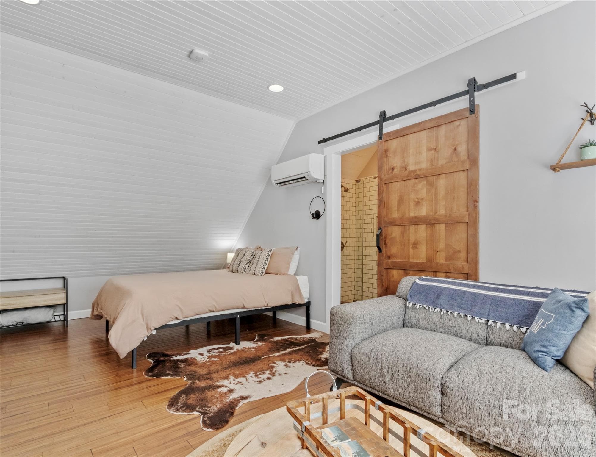 Duplex at Arden, photo 11 of 45