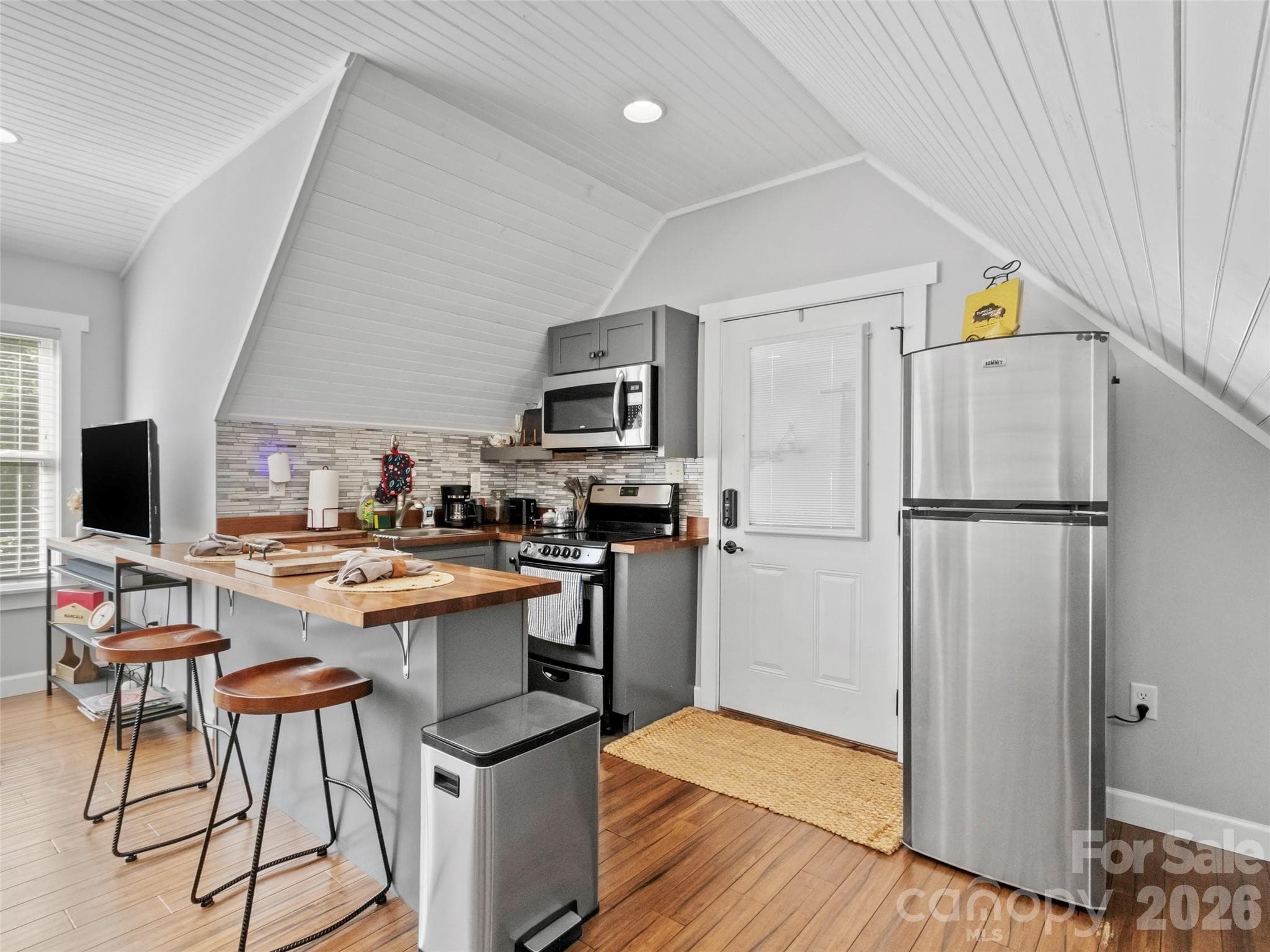 Duplex at Arden, photo 15 of 45