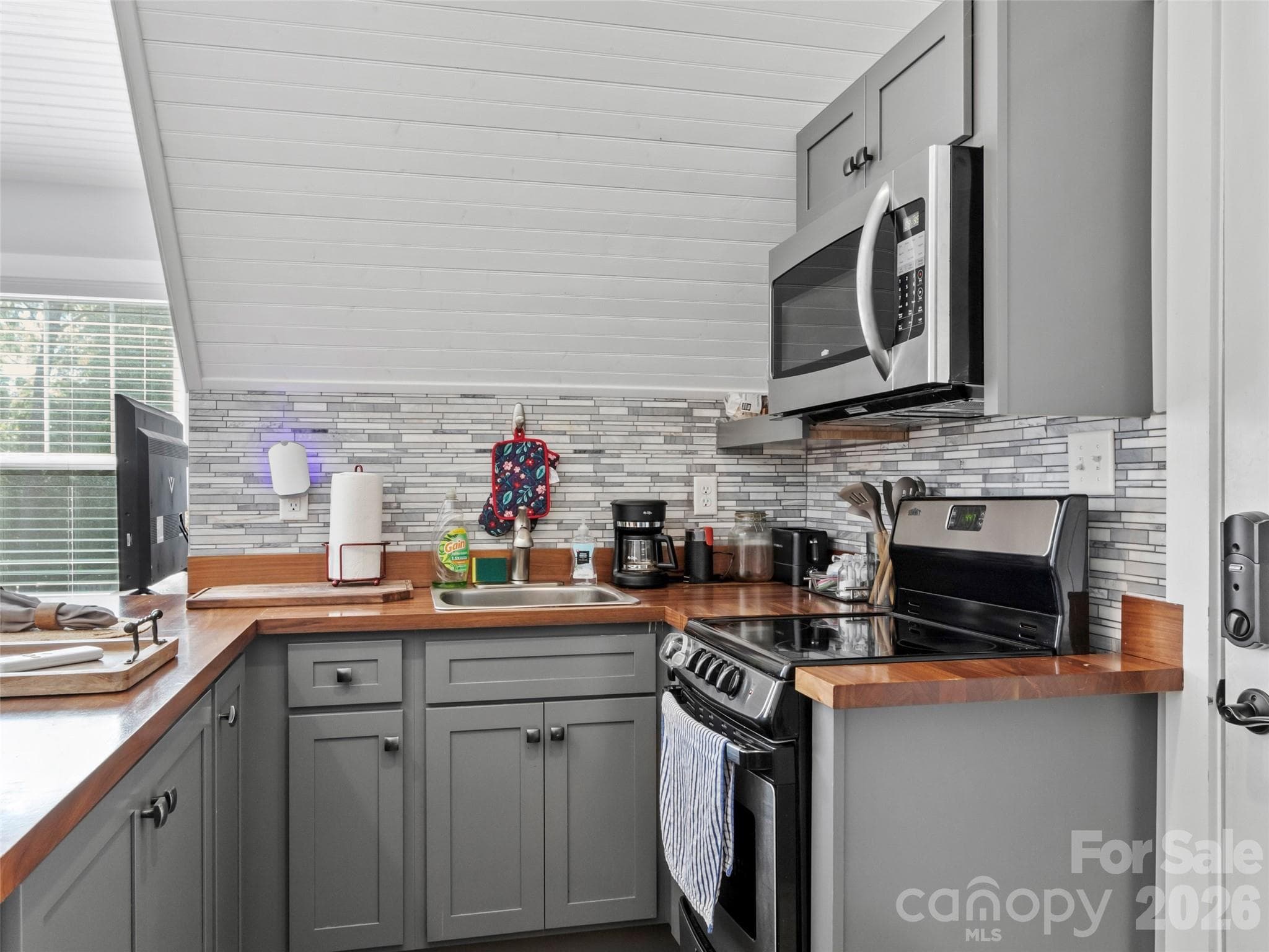 Duplex at Arden, photo 16 of 45