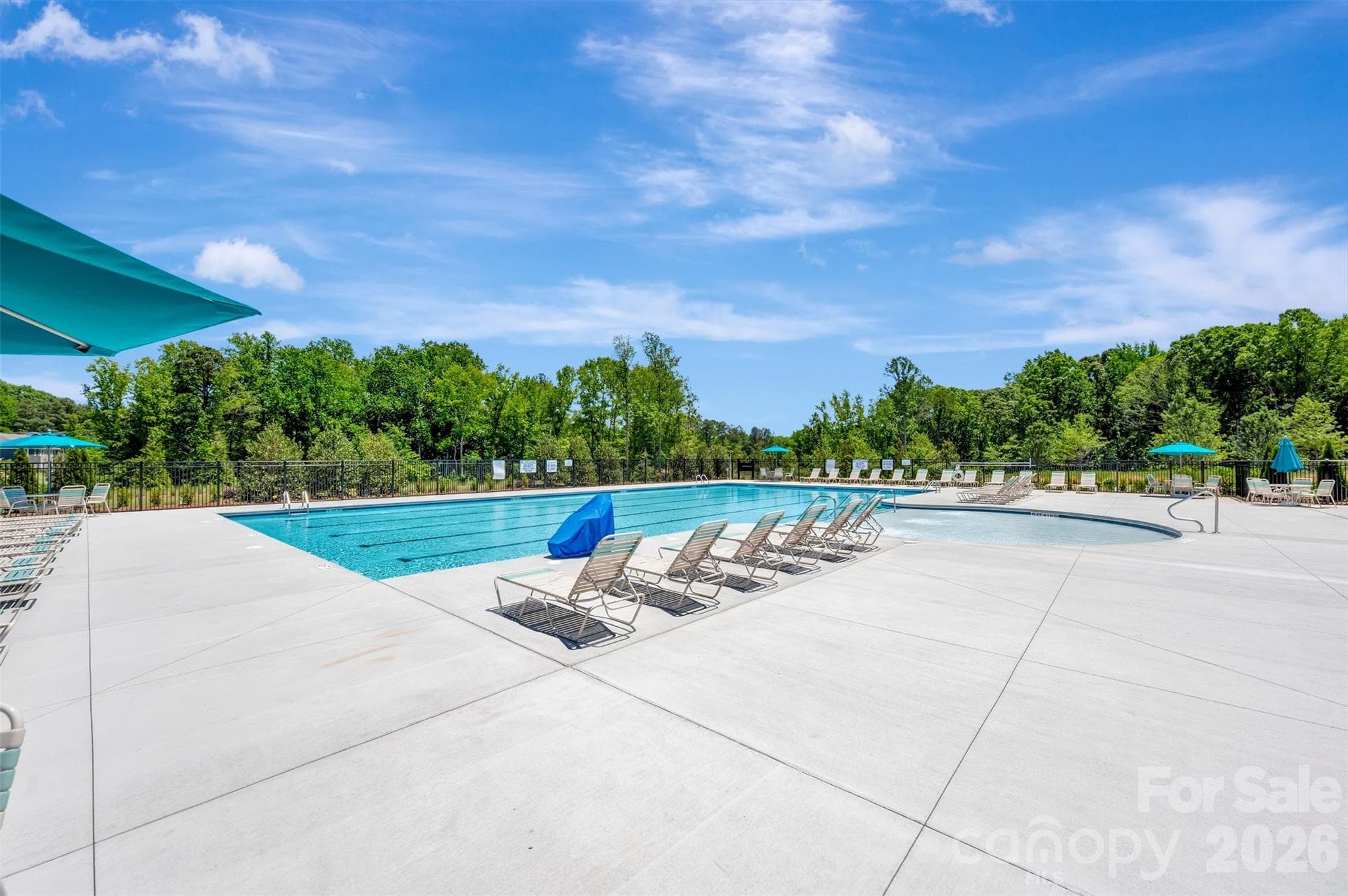Community pool - 1493 Kate Cecil Way, York