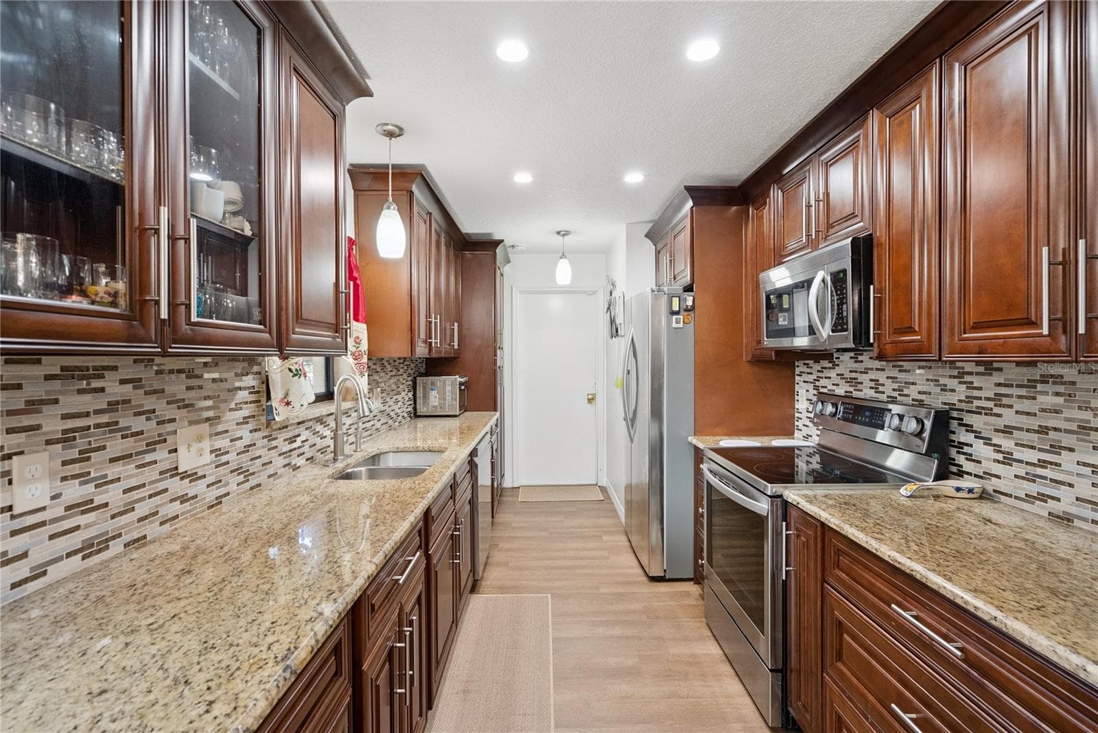 Top quality Cabinets - 1405 CORONET DR, DELTONA