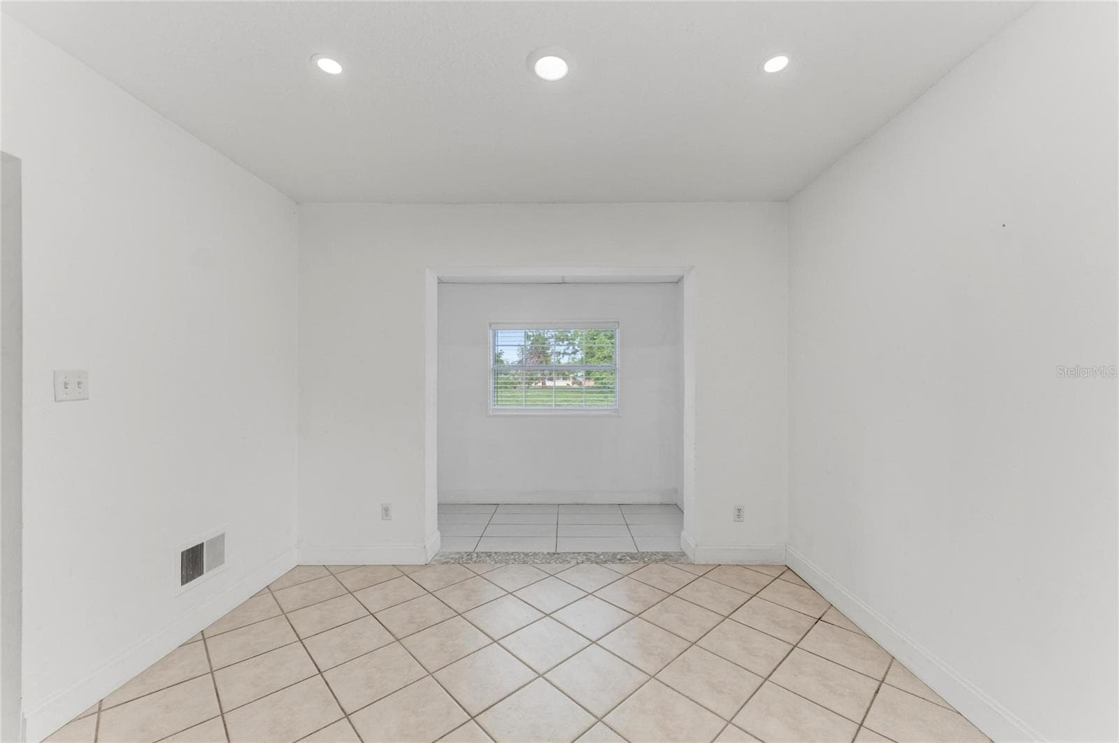 Single Family Residence at 312 WINFIELD WAY, NOKOMIS, photo 15 of 99