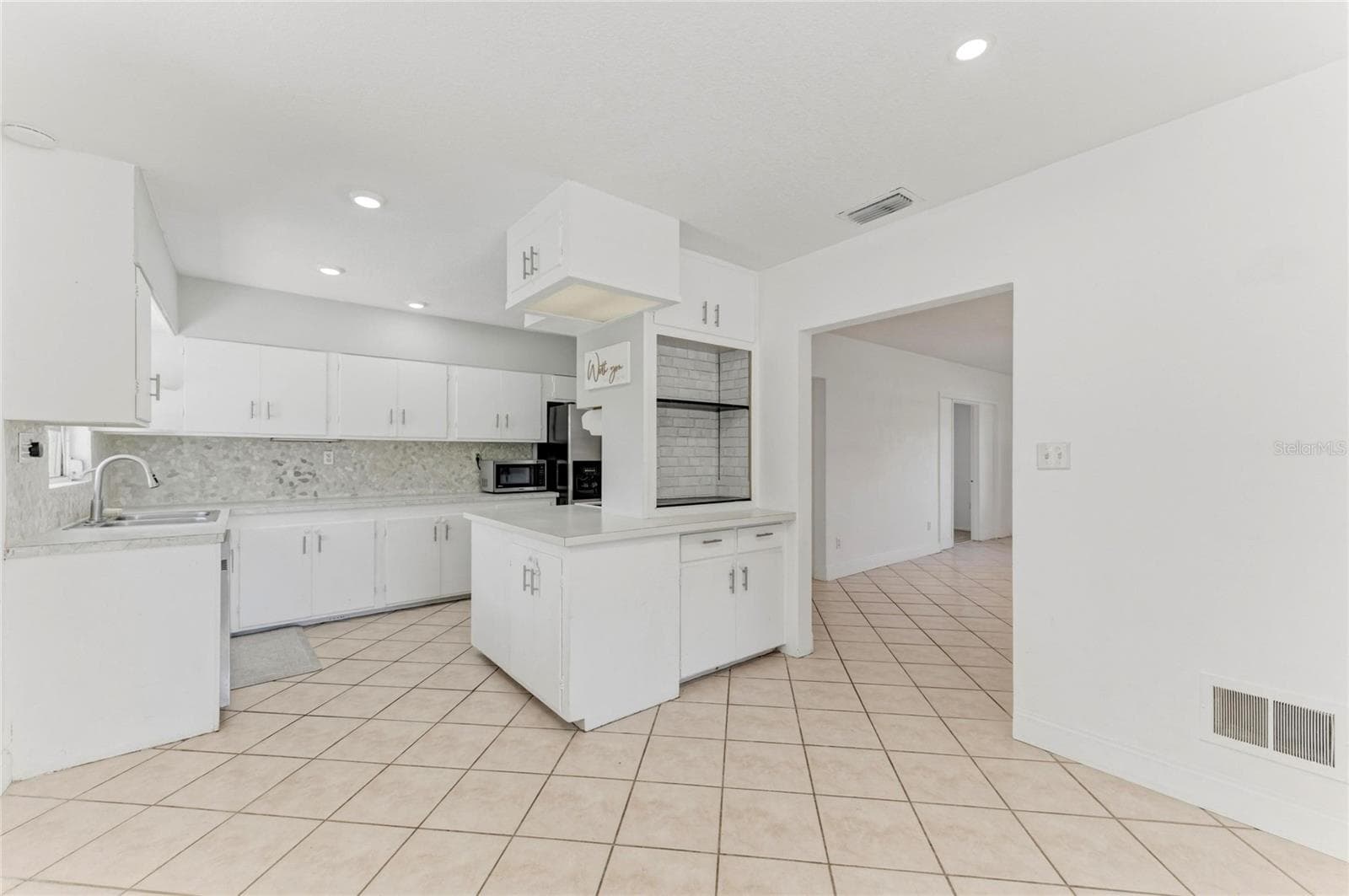 Single Family Residence at 312 WINFIELD WAY, NOKOMIS, photo 19 of 99
