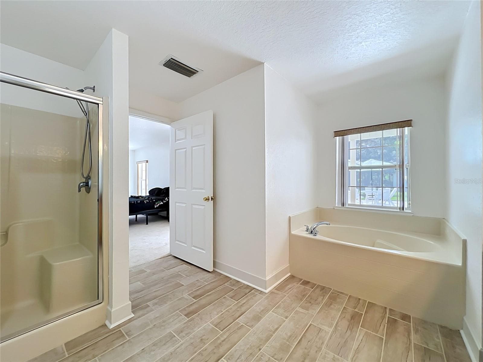 Primary Larger Bathroom - 2300 PINE MEADOWS PL, CHULUOTA
