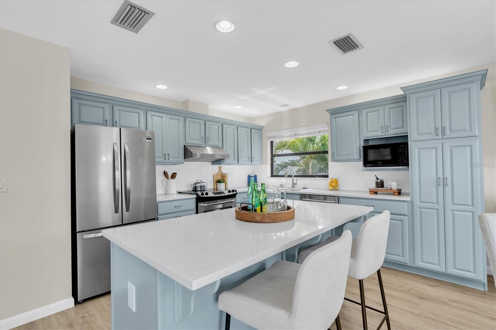 Single Family Residence at 212 WESTWINDS DR, PALM HARBOR, photo 14 of 41