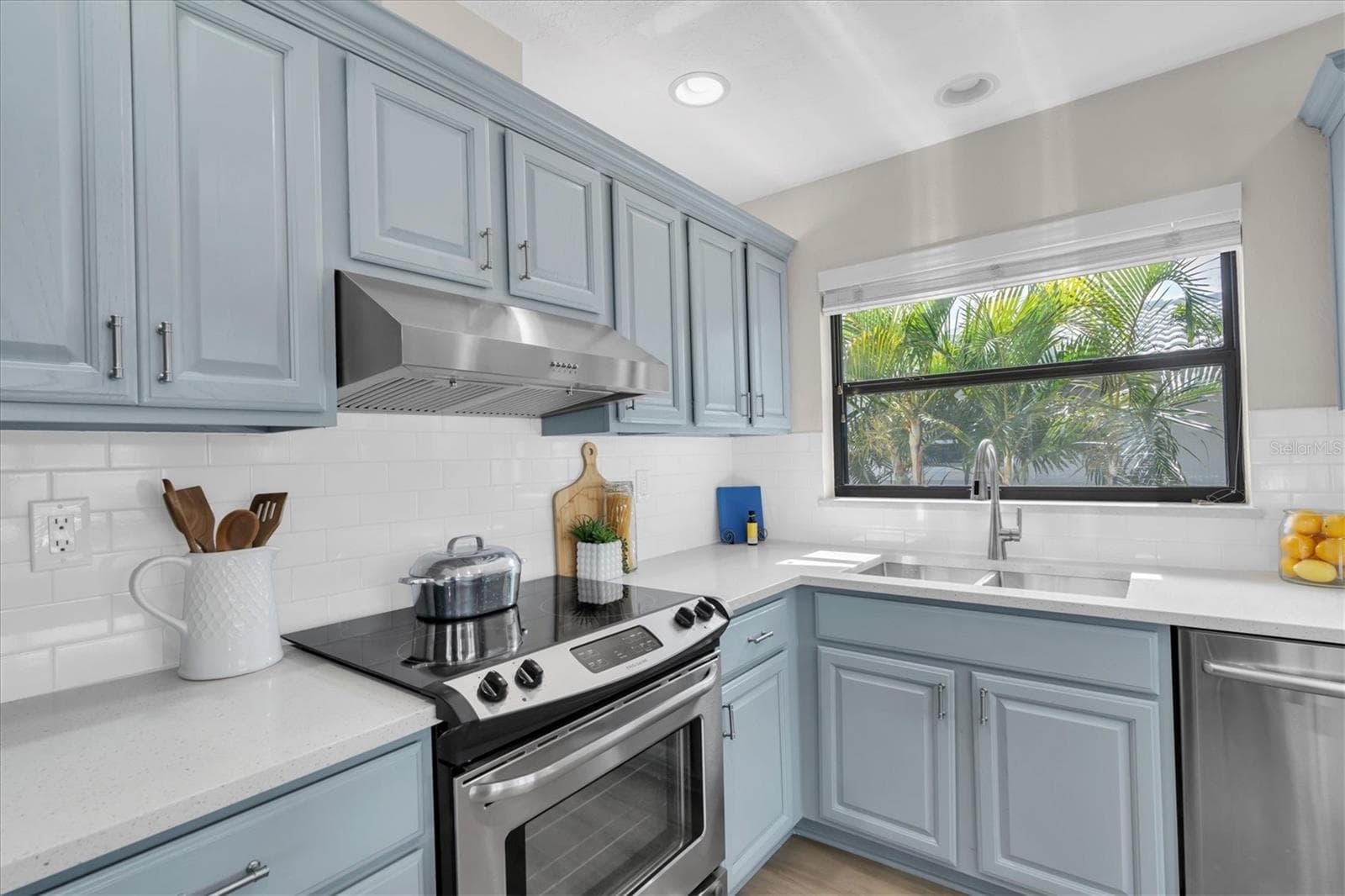 Single Family Residence at 212 WESTWINDS DR, PALM HARBOR, photo 16 of 41