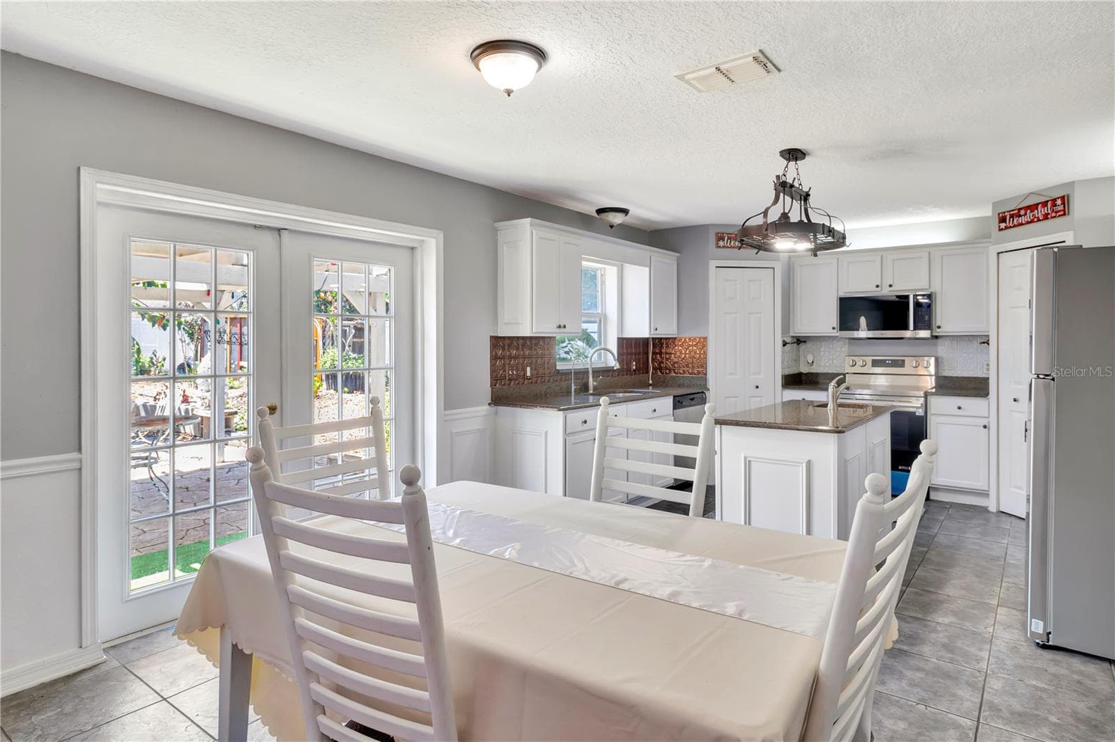 Eat in Kitchen - 7642 PARK HILL AVE, LEESBURG