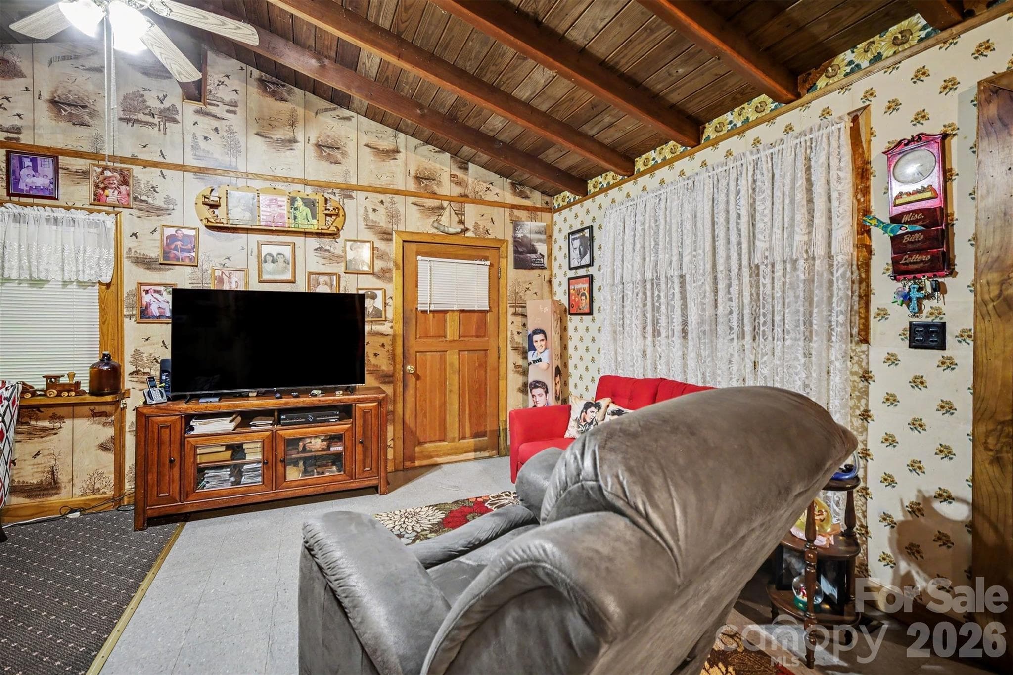 Single Family Residence at 260 Cherrywood Lane, Sharon, photo 12 of 48