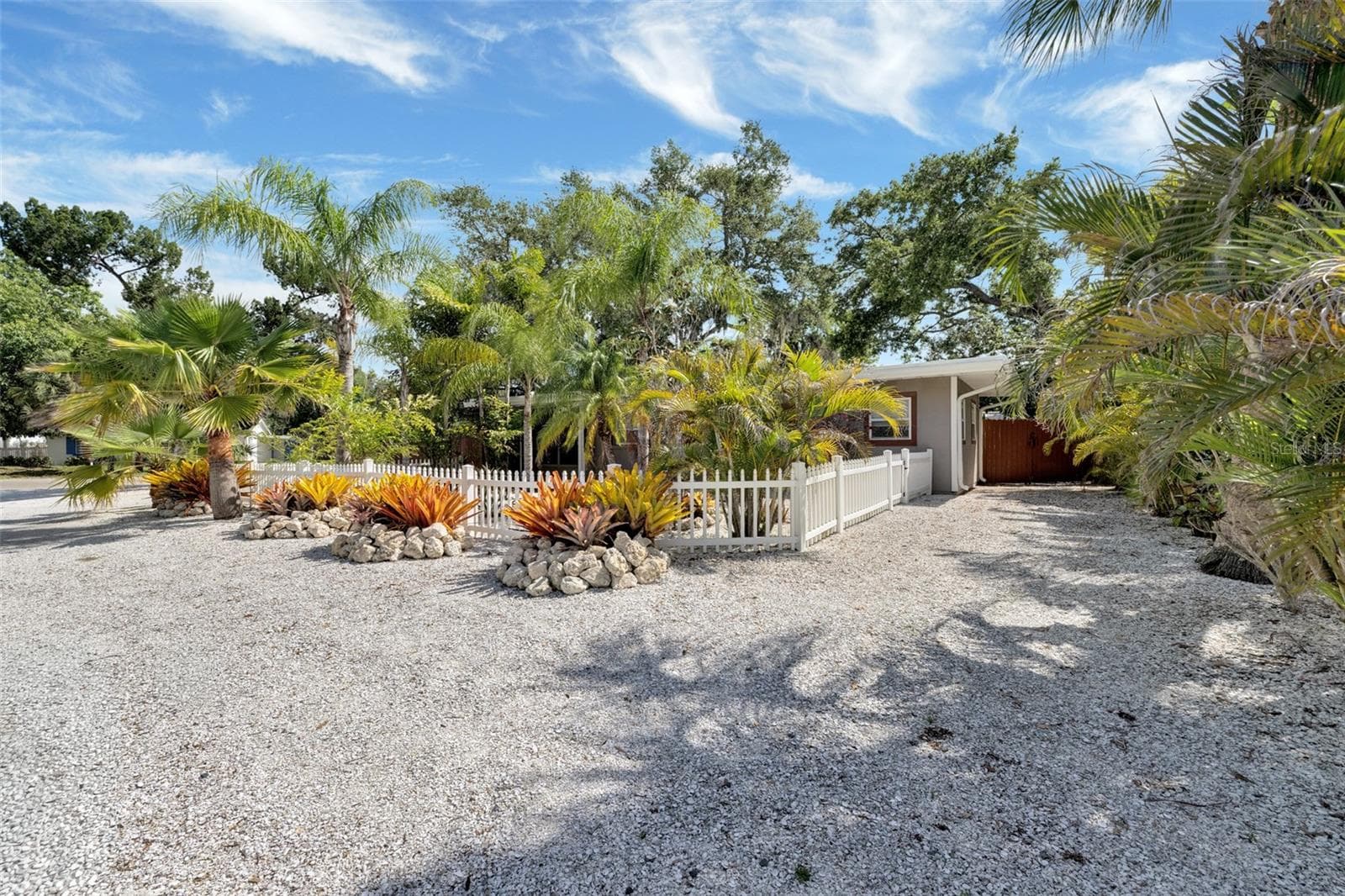Single Family Residence at 1415 S SCHOOL AVE, SARASOTA, photo 3 of 47