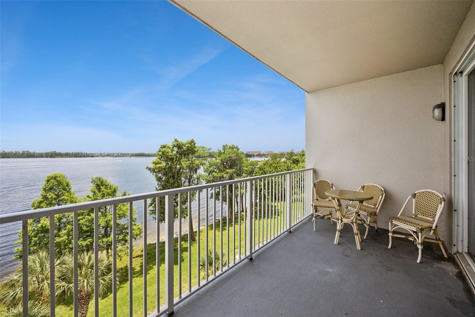 Condo - Hotel at 13427 BLUE HERON BEACH DR #301, ORLANDO, photo 4 of 26