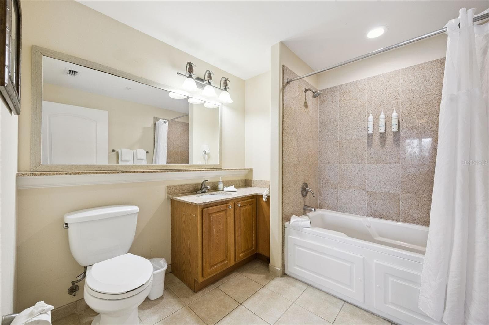 Condo - Hotel at 13427 BLUE HERON BEACH DR #301, ORLANDO, photo 14 of 26