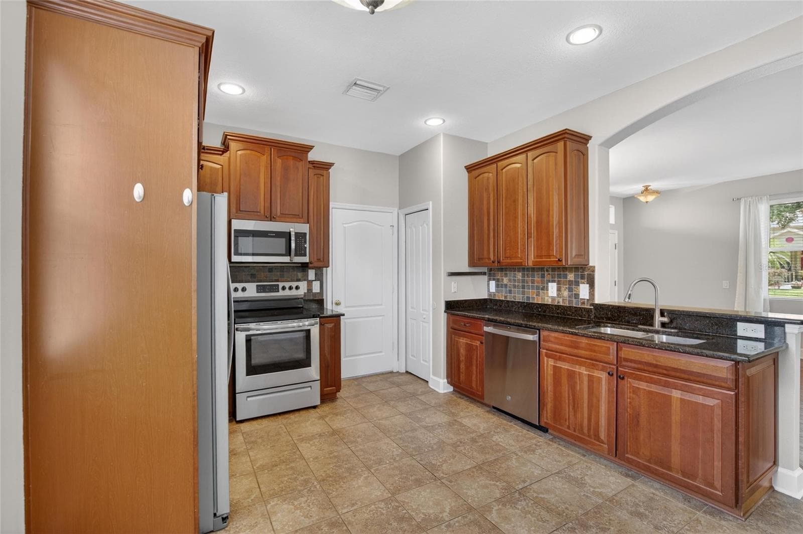 Single Family Residence at 21040 GREEN WING CT, LAND O LAKES, photo 7 of 36