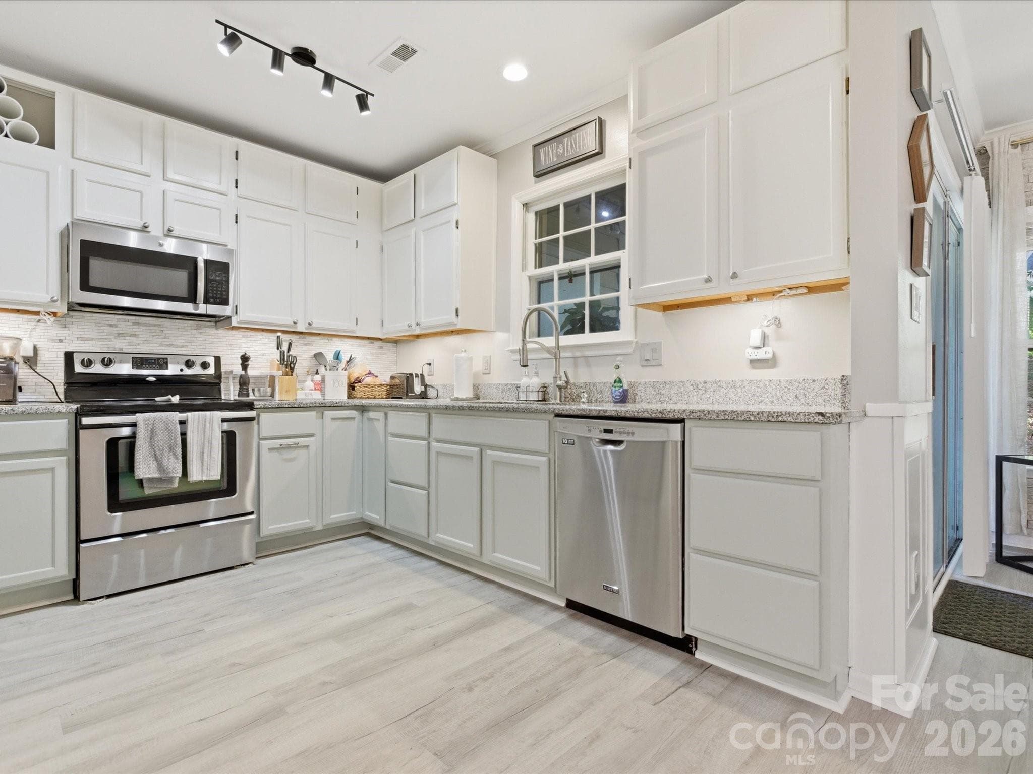 Condominium at Charlotte, photo 10 of 23