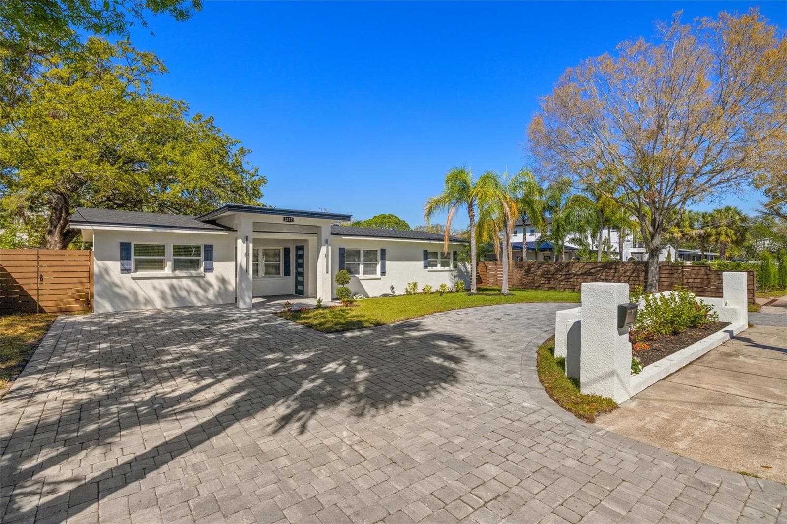 2117 S WEST SHORE BLVD