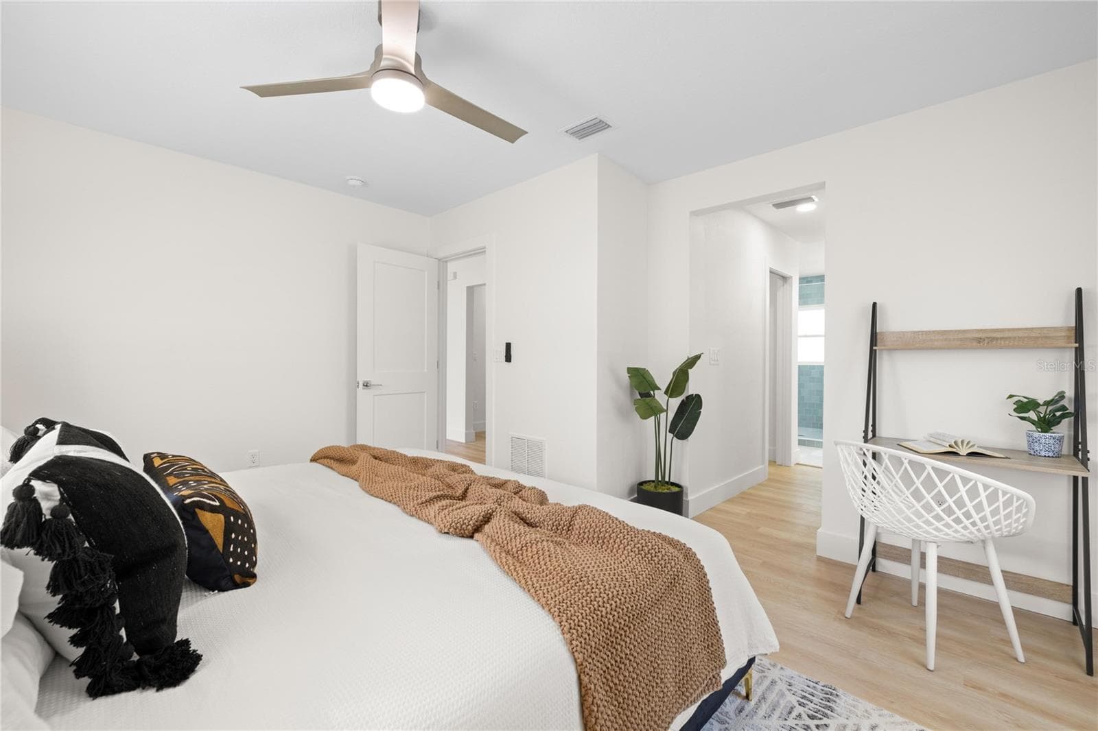 Single Family Residence at 2117 S WEST SHORE BLVD, TAMPA, photo 12 of 27
